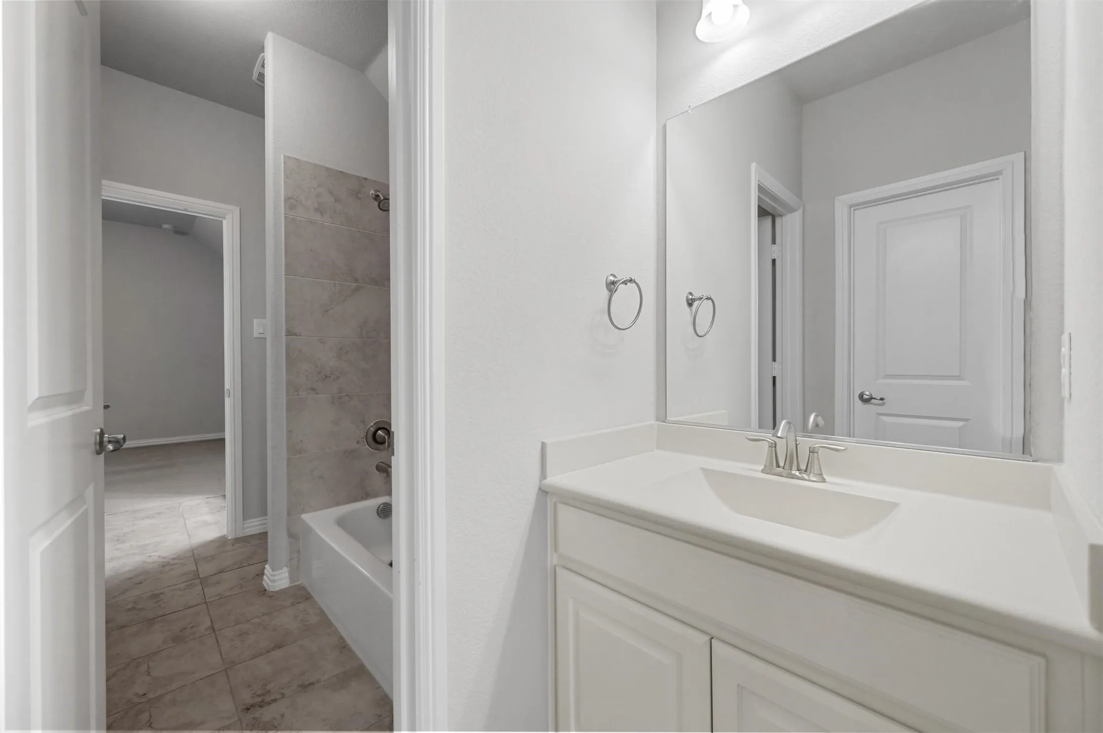 Single Family Residence For Rent in Collin County , 14336 Gatewood Lane, Frisco, Texas 75035, 5 Bedroom, 5 Bathroom, 2 Garage spaces, 3,720 Sqft, built in 2018, Preowned, mls#21236371, Real Estate Agent in Frisco, Homes For Rent in Collin county, Homes For Rent in Frisco, Realtor in Frisco Texas, Real Estate Brokerage Independent Realty Texas, Luminita Cordes Realtor