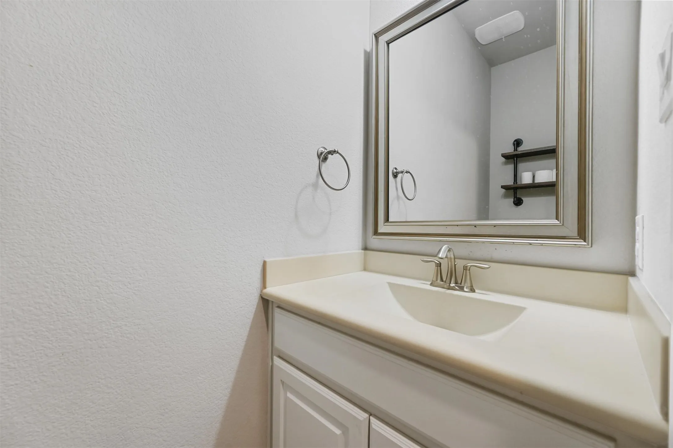 Single Family Residence For Rent in Collin County , 14336 Gatewood Lane, Frisco, Texas 75035, 5 Bedroom, 5 Bathroom, 2 Garage spaces, 3,720 Sqft, built in 2018, Preowned, mls#21236371, Real Estate Agent in Frisco, Homes For Rent in Collin county, Homes For Rent in Frisco, Realtor in Frisco Texas, Real Estate Brokerage Independent Realty Texas, Luminita Cordes Realtor