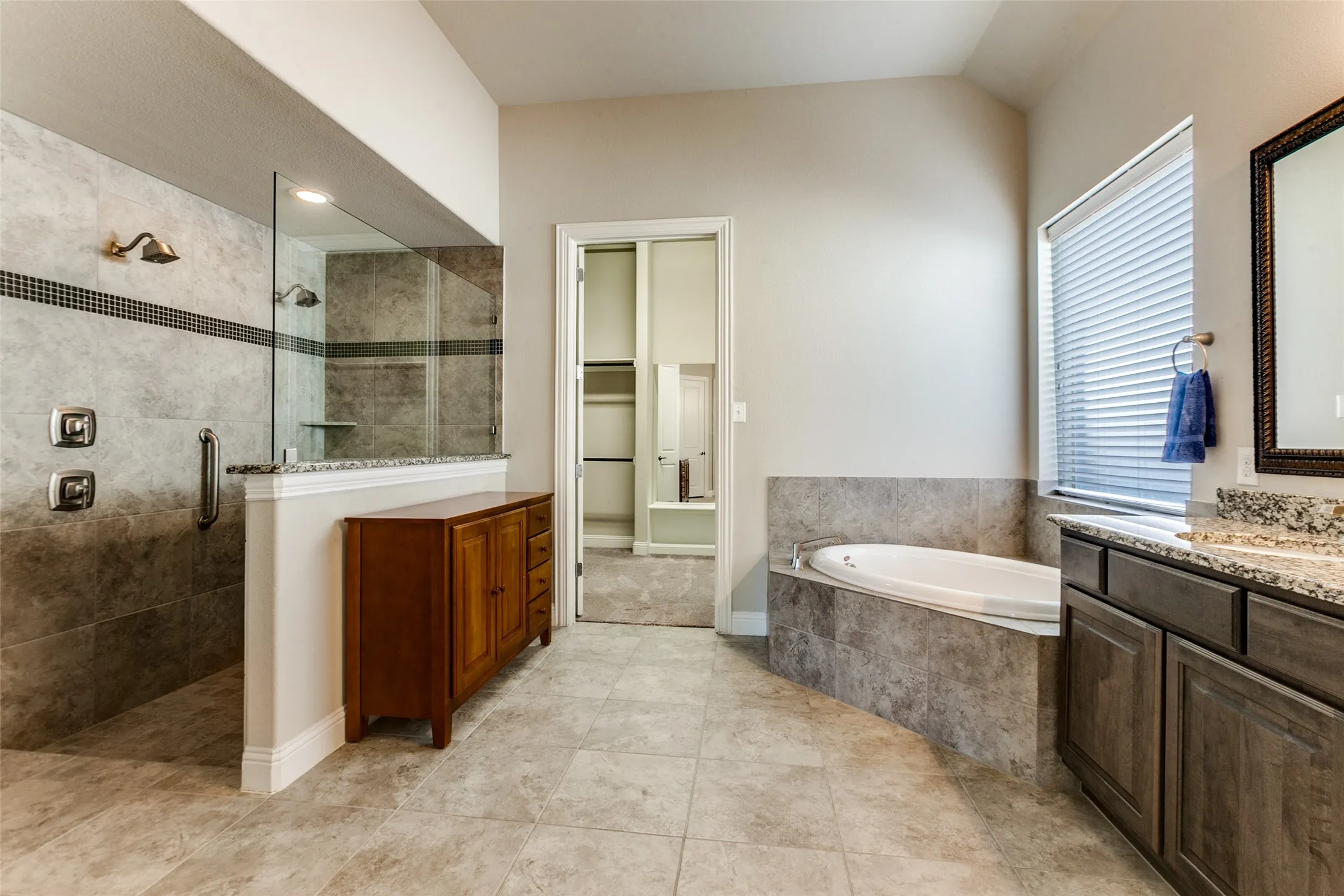 Single Family Residence For Sale in Collin County , 501 Green Valley Drive, Mc Kinney, Texas 75071, 3 Bedroom, 3 Bathroom, 3 Garage spaces, 2,770 Sqft, built in 2017, mls#21235627, Real Estate Agent in Mc Kinney, Homes For Sale in Collin county, Homes For Sale in Mc Kinney, Realtor in Mc Kinney Texas, Real Estate Brokerage Independent Realty Texas, Luminita Cordes Realtor