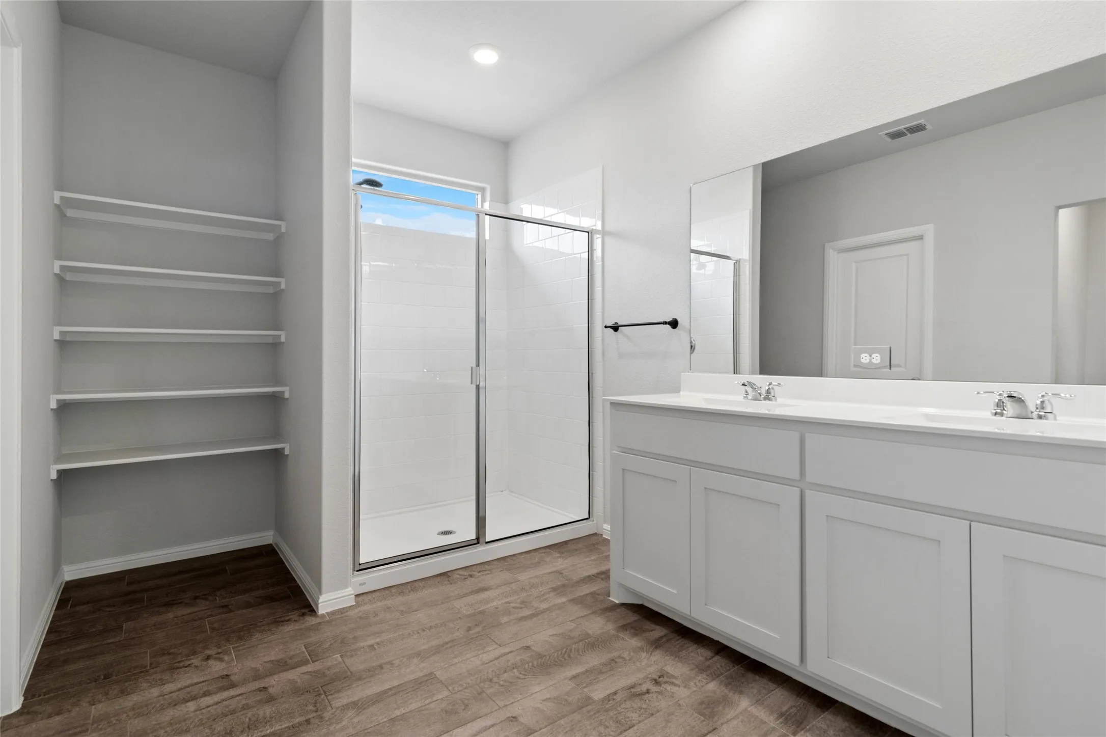 Single Family Residence For Sale in Tarrant County , 5420 Gold Pond Drive, Fort Worth, Texas 76179, 5 Bedroom, 3 Bathroom, 2 Garage spaces, 2,125 Sqft, built in 2024, Price $370,000, mls#21236410, Real Estate Agent in Fort Worth, Homes For Sale in Tarrant county, Homes For Sale in Fort Worth, Realtor in Fort Worth Texas, Real Estate Brokerage Independent Realty Texas, Luminita Cordes Realtor