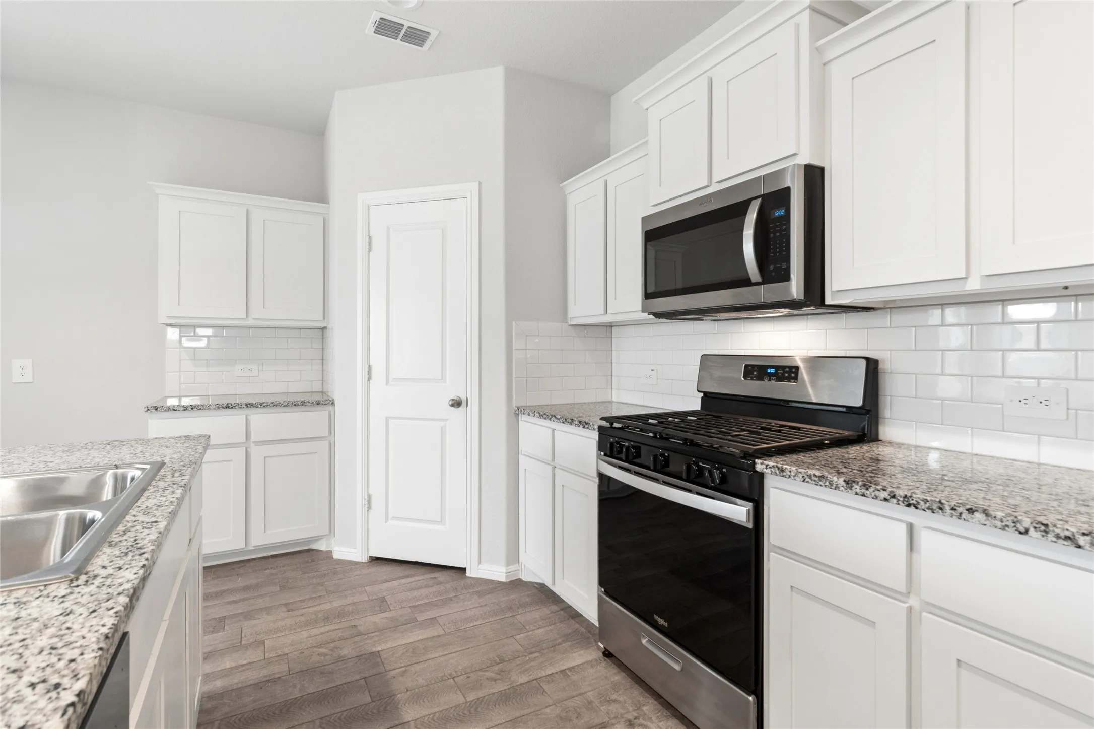 Single Family Residence For Sale in Tarrant County , 5420 Gold Pond Drive, Fort Worth, Texas 76179, 5 Bedroom, 3 Bathroom, 2 Garage spaces, 2,125 Sqft, built in 2024, Price $370,000, mls#21236410, Real Estate Agent in Fort Worth, Homes For Sale in Tarrant county, Homes For Sale in Fort Worth, Realtor in Fort Worth Texas, Real Estate Brokerage Independent Realty Texas, Luminita Cordes Realtor