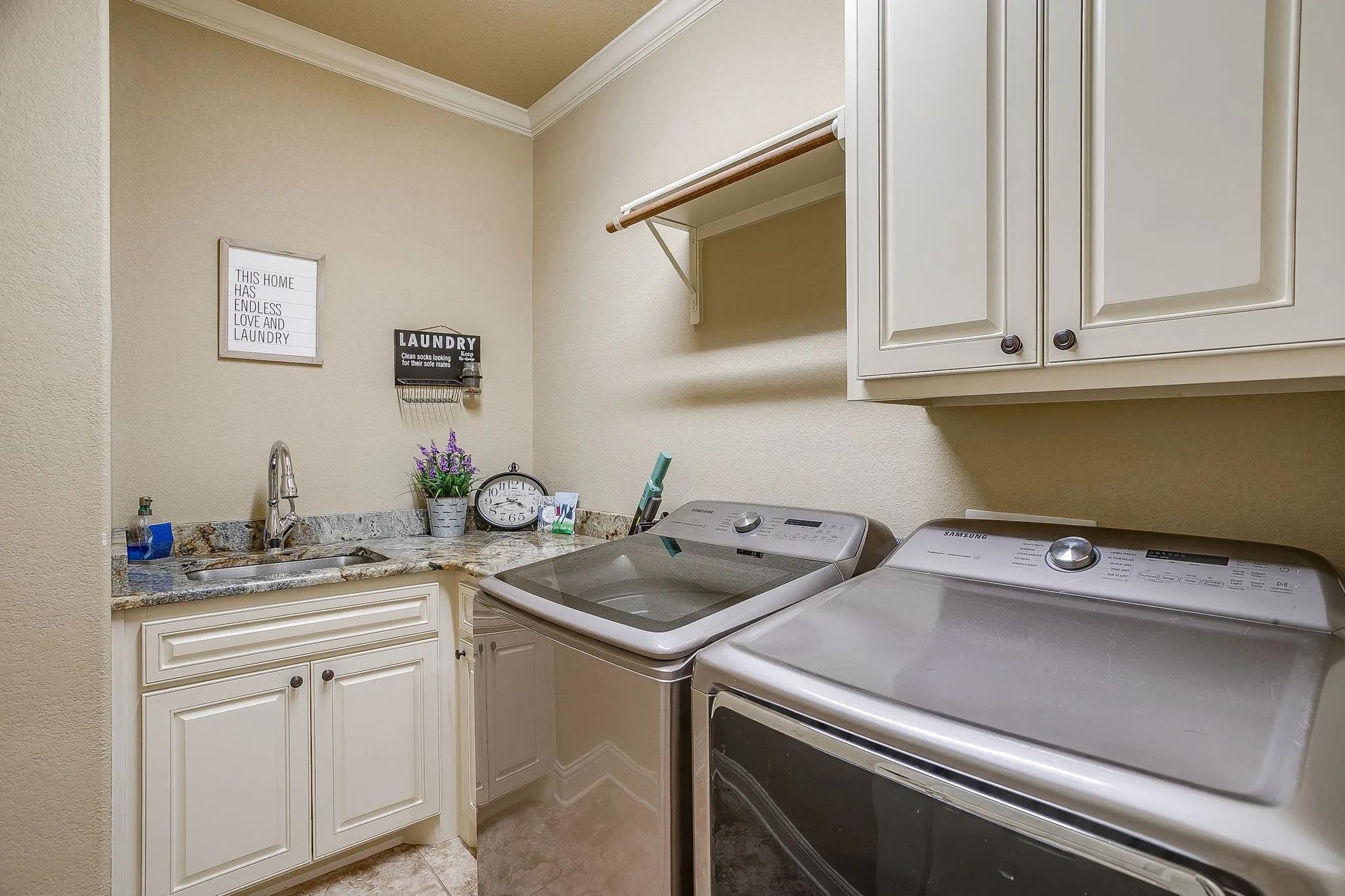 Single Family Residence For Sale in Mc Lennan County , 2217 Augustine, Waco, Texas 76712, 4 Bedrooms, 3 Bathrooms, 2 Garage spaces, 2,234 Sqft, built in 2014, Price $479,250, mls#21231897, Real Estate Agent in Waco, Homes For Sale in Mc Lennan county, Homes For Sale in Waco, Realtor in Waco Texas, Real Estate Brokerage Independent Realty Texas, Luminita Cordes Realtor
