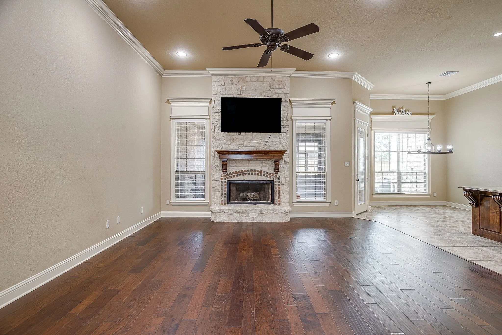 Single Family Residence For Sale in Mc Lennan County , 2217 Augustine, Waco, Texas 76712, 4 Bedrooms, 3 Bathrooms, 2 Garage spaces, 2,234 Sqft, built in 2014, Price $479,250, mls#21231897, Real Estate Agent in Waco, Homes For Sale in Mc Lennan county, Homes For Sale in Waco, Realtor in Waco Texas, Real Estate Brokerage Independent Realty Texas, Luminita Cordes Realtor