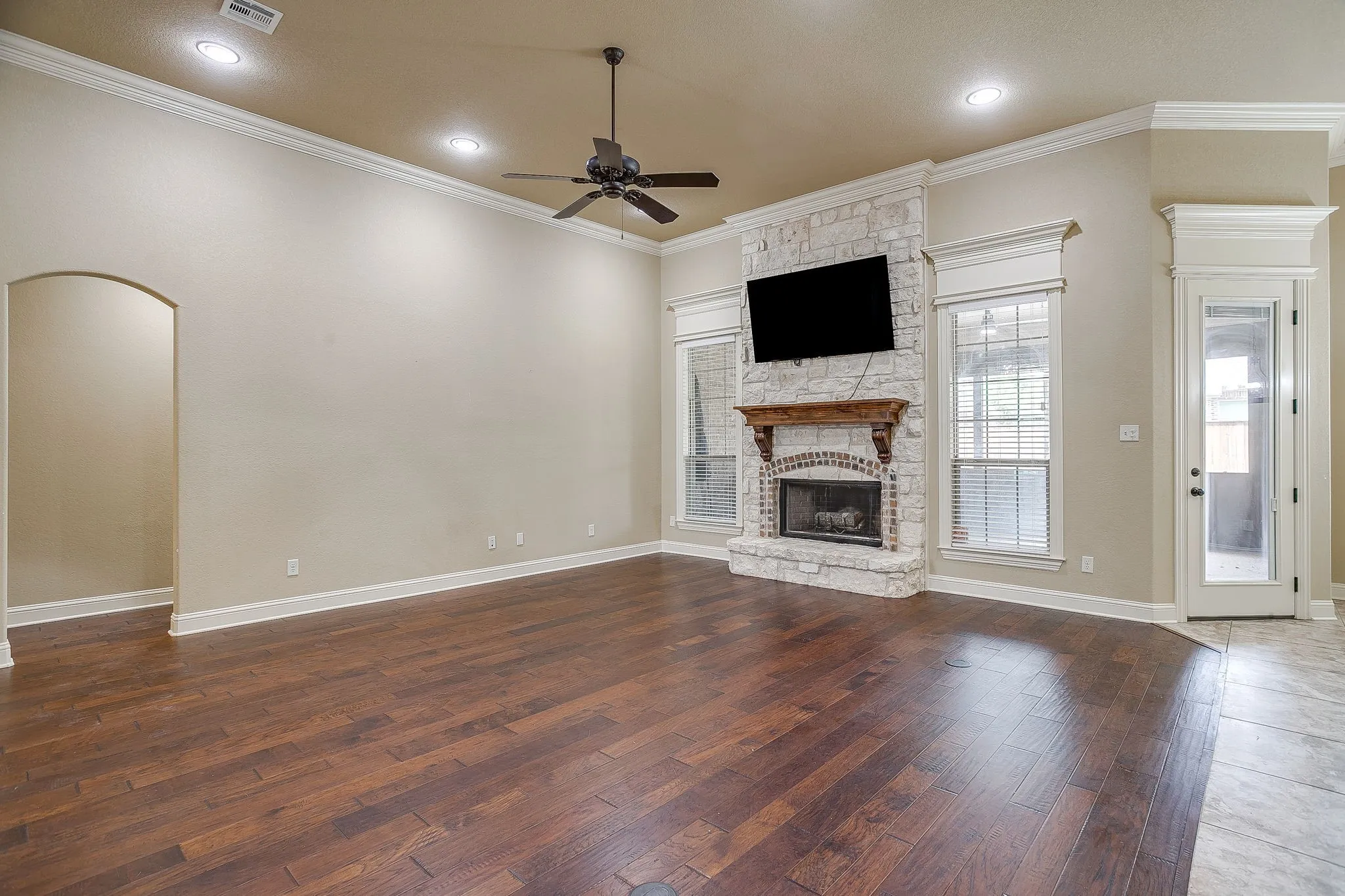 Single Family Residence For Sale in Mc Lennan County , 2217 Augustine, Waco, Texas 76712, 4 Bedrooms, 3 Bathrooms, 2 Garage spaces, 2,234 Sqft, built in 2014, Price $479,250, mls#21231897, Real Estate Agent in Waco, Homes For Sale in Mc Lennan county, Homes For Sale in Waco, Realtor in Waco Texas, Real Estate Brokerage Independent Realty Texas, Luminita Cordes Realtor