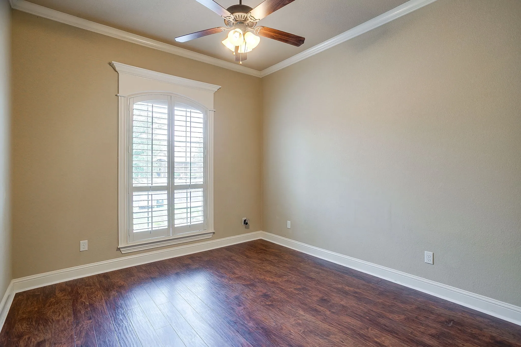 Single Family Residence For Sale in Mc Lennan County , 2217 Augustine, Waco, Texas 76712, 4 Bedrooms, 3 Bathrooms, 2 Garage spaces, 2,234 Sqft, built in 2014, Price $479,250, mls#21231897, Real Estate Agent in Waco, Homes For Sale in Mc Lennan county, Homes For Sale in Waco, Realtor in Waco Texas, Real Estate Brokerage Independent Realty Texas, Luminita Cordes Realtor