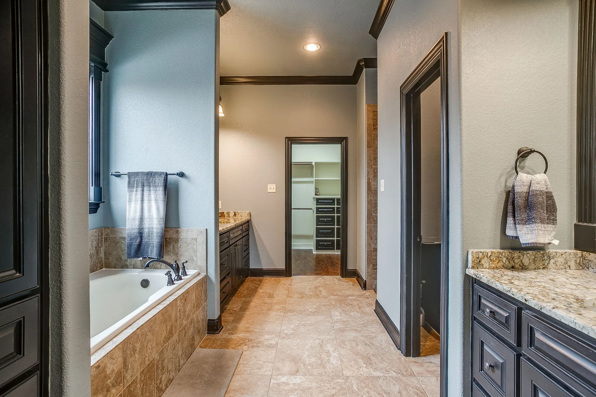 Single Family Residence For Sale in Mc Lennan County , 2217 Augustine, Waco, Texas 76712, 4 Bedrooms, 3 Bathrooms, 2 Garage spaces, 2,234 Sqft, built in 2014, Price $479,250, mls#21231897, Real Estate Agent in Waco, Homes For Sale in Mc Lennan county, Homes For Sale in Waco, Realtor in Waco Texas, Real Estate Brokerage Independent Realty Texas, Luminita Cordes Realtor