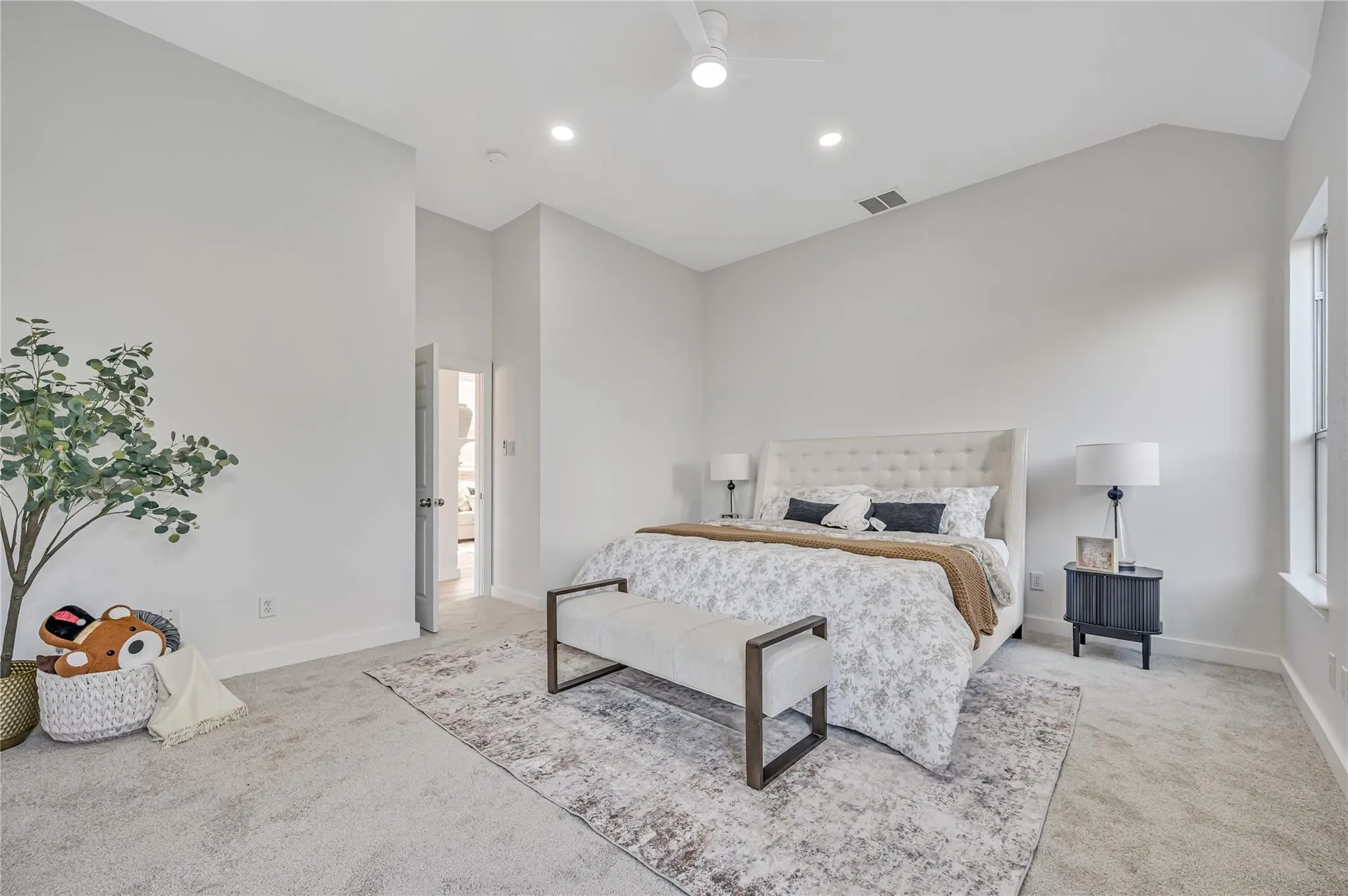 Single Family Residence For Sale in Collin County , 4609 Forest Park Road, Plano, Texas 75024, 5 Bedroom, 3 Bathroom, 2 Garage spaces, 2,971 Sqft, built in 2000, mls#21236289, Real Estate Agent in Plano, Homes For Sale in Collin county, Homes For Sale in Plano, Realtor in Plano Texas, Real Estate Brokerage Independent Realty Texas, Luminita Cordes Realtor