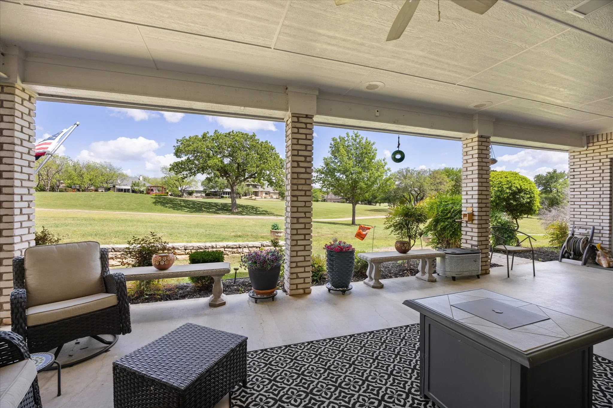 Single Family Residence For Sale in Hood County , 8911 Bontura Road, Granbury, Texas 76049, 3 Bedroom, 3 Bathroom, 2 Garage spaces, 2,847 Sqft, built in 1990, Preowned, mls#21236238, Real Estate Agent in Granbury, Homes For Sale in Hood county, Homes For Sale in Granbury, Realtor in Granbury Texas, Real Estate Brokerage Independent Realty Texas, Luminita Cordes Realtor