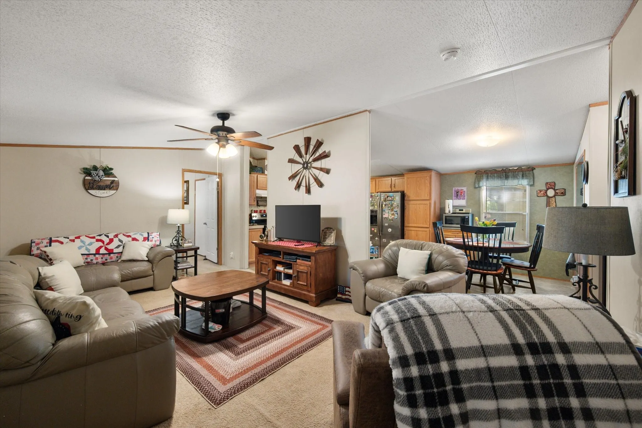Mobile Home For Sale in Freestone County , 178 Kingswood Drive, Streetman, Texas 75859, 3 Bedroom, 2 Bathroom, Garage spaces, 1,152 Sqft, built in 2006, Preowned, mls#21234788, Real Estate Agent in Streetman, Homes For Sale in Freestone county, Homes For Sale in Streetman, Realtor in Streetman Texas, Real Estate Brokerage Independent Realty Texas, Luminita Cordes Realtor