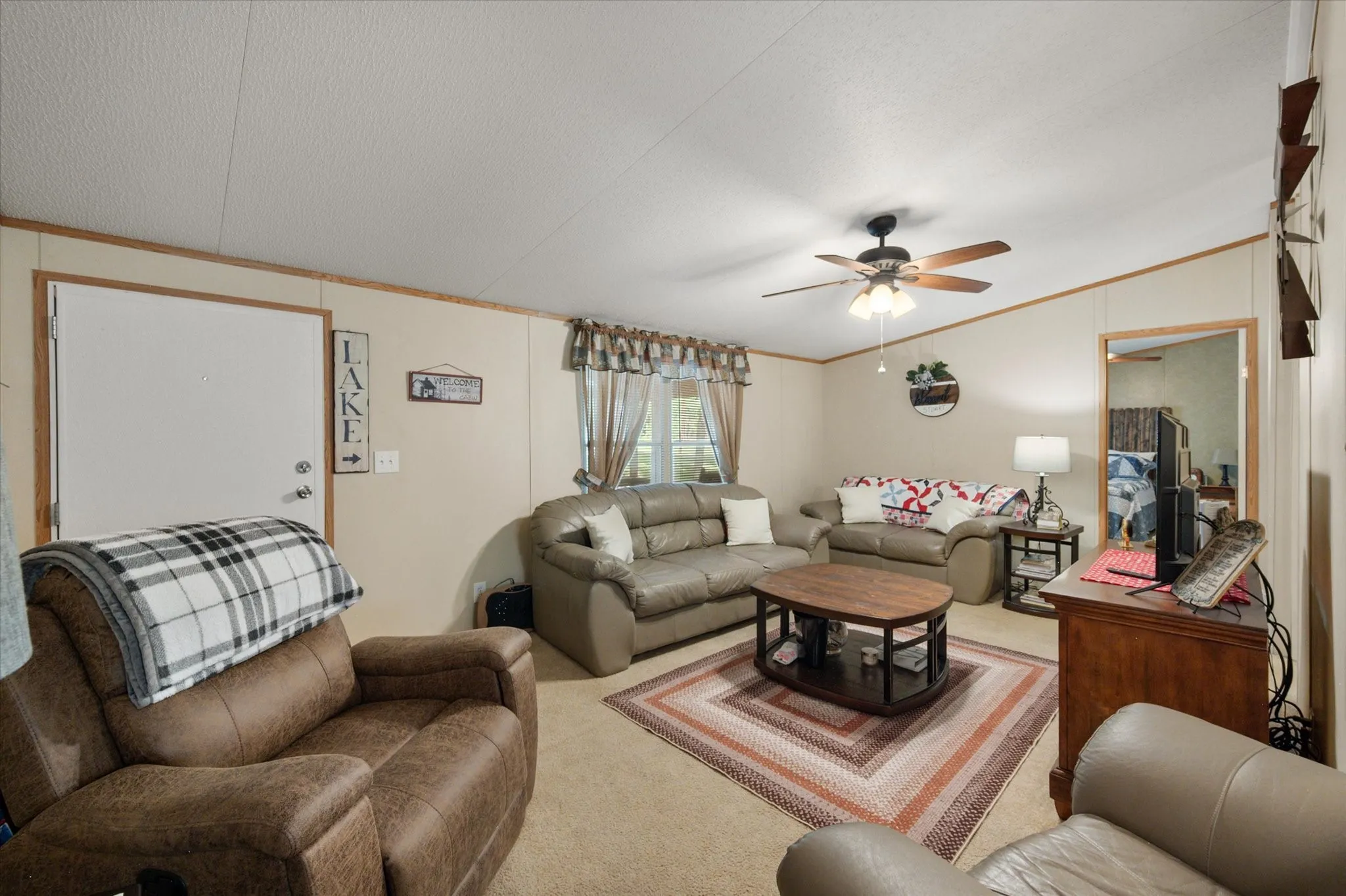 Mobile Home For Sale in Freestone County , 178 Kingswood Drive, Streetman, Texas 75859, 3 Bedroom, 2 Bathroom, Garage spaces, 1,152 Sqft, built in 2006, Preowned, mls#21234788, Real Estate Agent in Streetman, Homes For Sale in Freestone county, Homes For Sale in Streetman, Realtor in Streetman Texas, Real Estate Brokerage Independent Realty Texas, Luminita Cordes Realtor