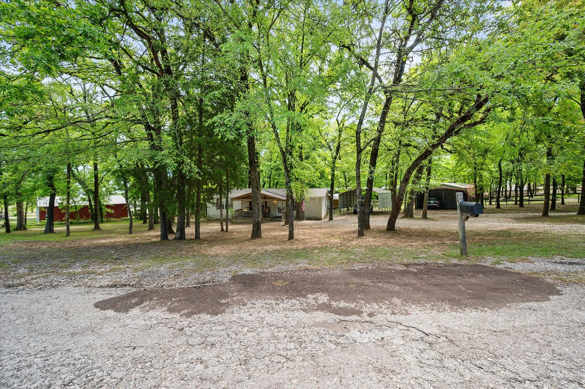 Mobile Home For Sale in Freestone County , 178 Kingswood Drive, Streetman, Texas 75859, 3 Bedroom, 2 Bathroom, Garage spaces, 1,152 Sqft, built in 2006, Preowned, mls#21234788, Real Estate Agent in Streetman, Homes For Sale in Freestone county, Homes For Sale in Streetman, Realtor in Streetman Texas, Real Estate Brokerage Independent Realty Texas, Luminita Cordes Realtor