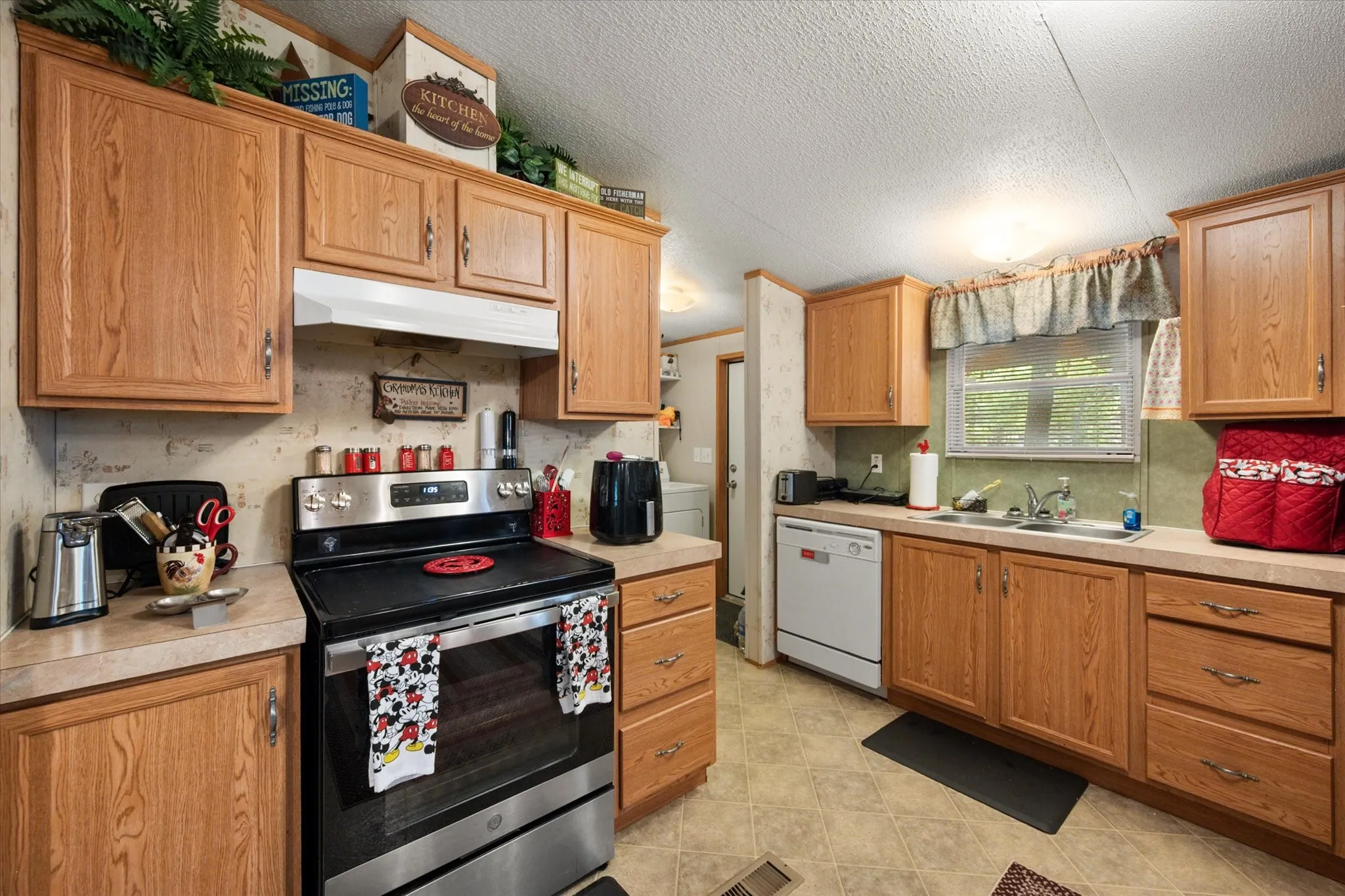 Mobile Home For Sale in Freestone County , 178 Kingswood Drive, Streetman, Texas 75859, 3 Bedroom, 2 Bathroom, Garage spaces, 1,152 Sqft, built in 2006, Preowned, mls#21234788, Real Estate Agent in Streetman, Homes For Sale in Freestone county, Homes For Sale in Streetman, Realtor in Streetman Texas, Real Estate Brokerage Independent Realty Texas, Luminita Cordes Realtor