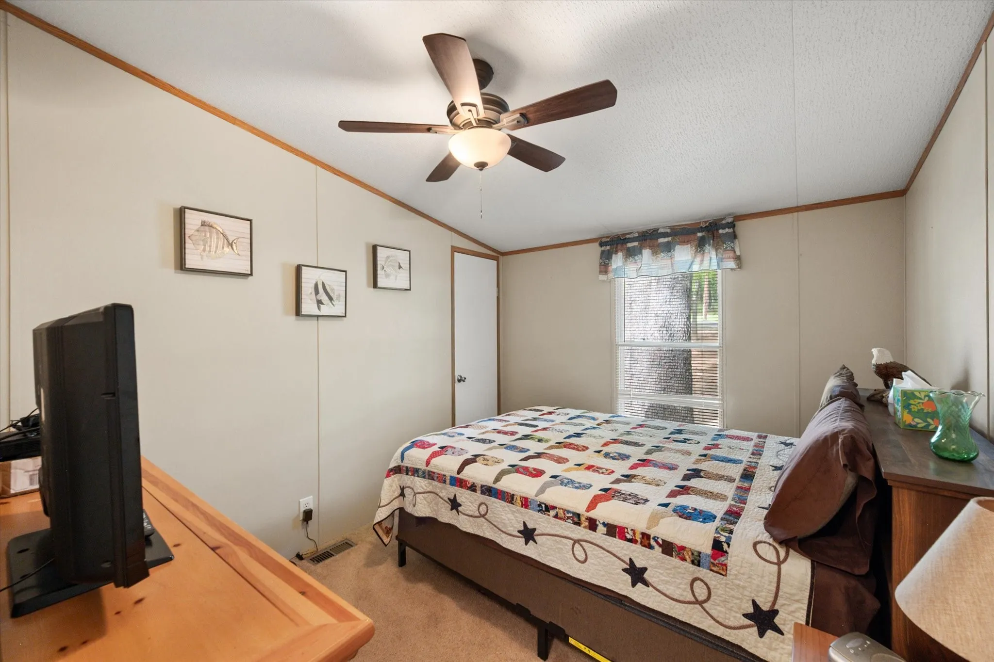 Mobile Home For Sale in Freestone County , 178 Kingswood Drive, Streetman, Texas 75859, 3 Bedroom, 2 Bathroom, Garage spaces, 1,152 Sqft, built in 2006, Preowned, mls#21234788, Real Estate Agent in Streetman, Homes For Sale in Freestone county, Homes For Sale in Streetman, Realtor in Streetman Texas, Real Estate Brokerage Independent Realty Texas, Luminita Cordes Realtor