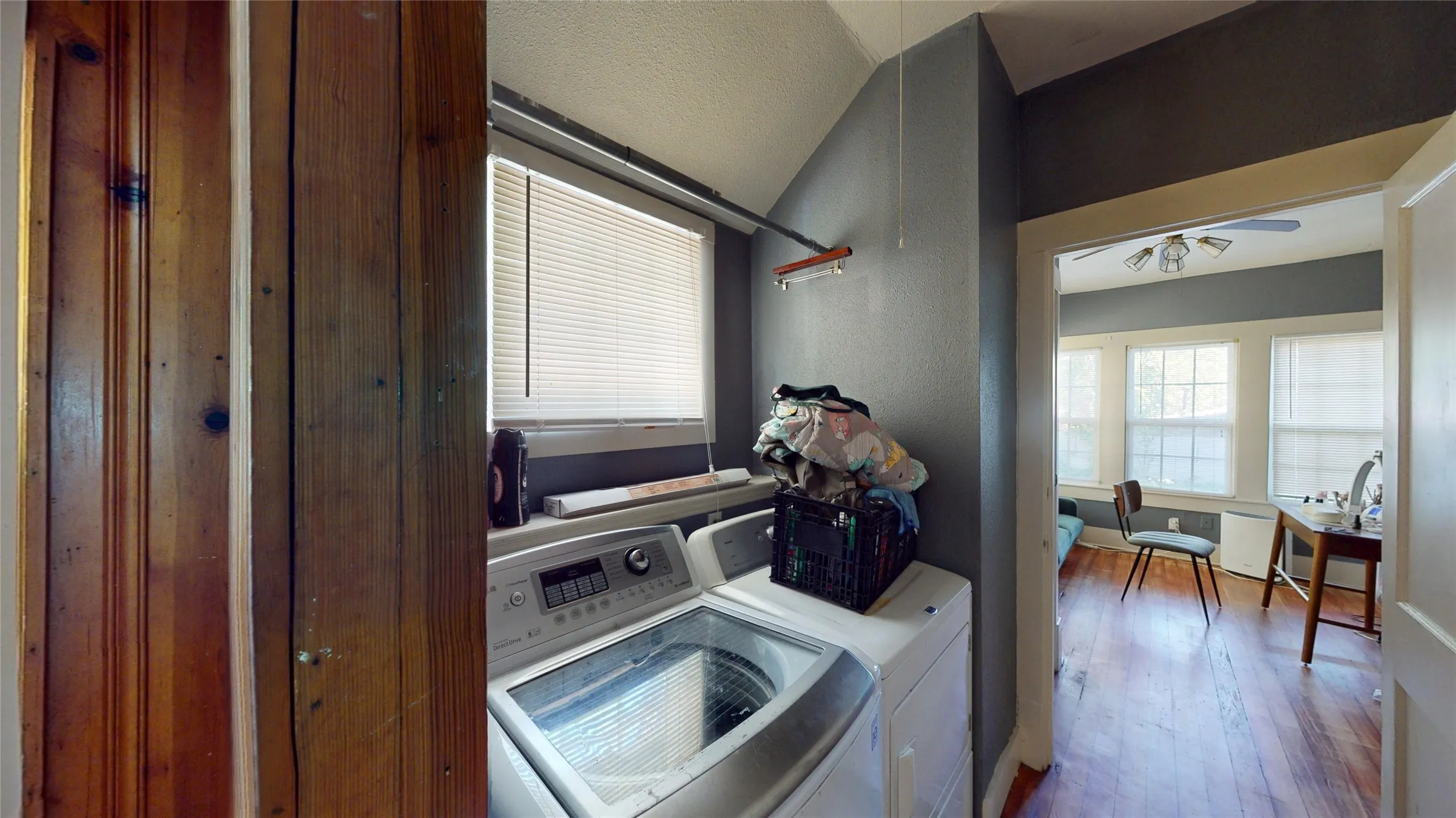 Single Family Residence For Sale in Dallas County , 704 Cameron Avenue, Dallas, Texas 75223, 3 Bedroom, 2 Bathroom, Garage spaces, 1,136 Sqft, built in 1915, Preowned, Price $329,000, mls#21231966, Real Estate Agent in Dallas, Homes For Sale in Dallas county, Homes For Sale in Dallas, Realtor in Dallas Texas, Real Estate Brokerage Independent Realty Texas, Luminita Cordes Realtor
