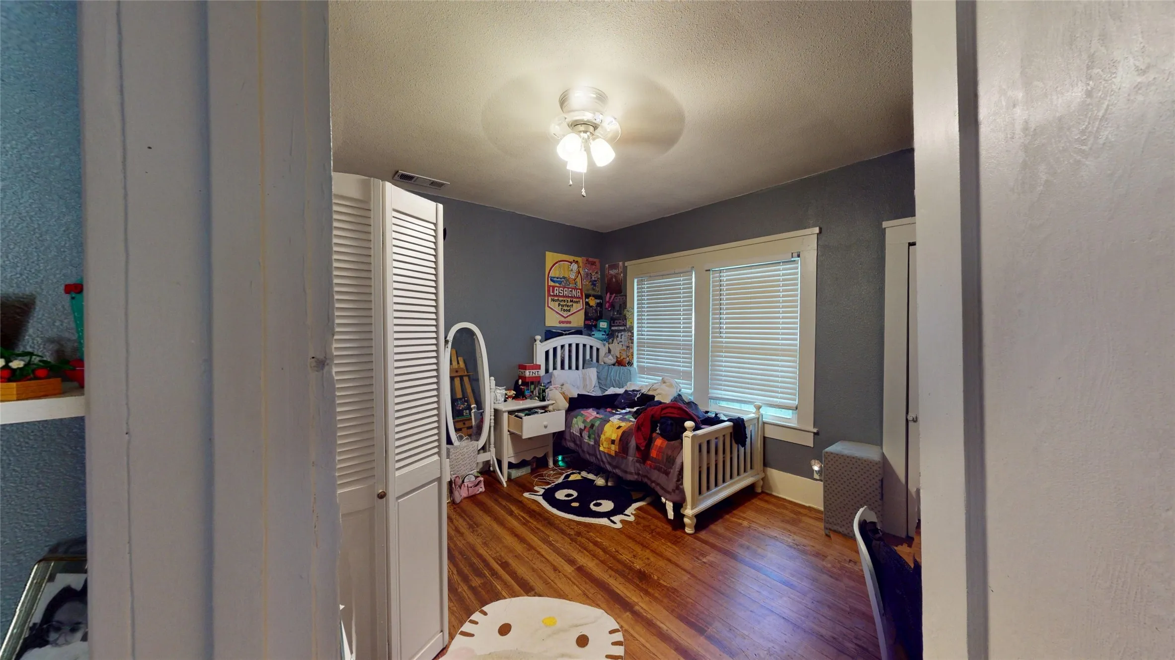 Single Family Residence For Sale in Dallas County , 704 Cameron Avenue, Dallas, Texas 75223, 3 Bedroom, 2 Bathroom, Garage spaces, 1,136 Sqft, built in 1915, Preowned, Price $329,000, mls#21231966, Real Estate Agent in Dallas, Homes For Sale in Dallas county, Homes For Sale in Dallas, Realtor in Dallas Texas, Real Estate Brokerage Independent Realty Texas, Luminita Cordes Realtor