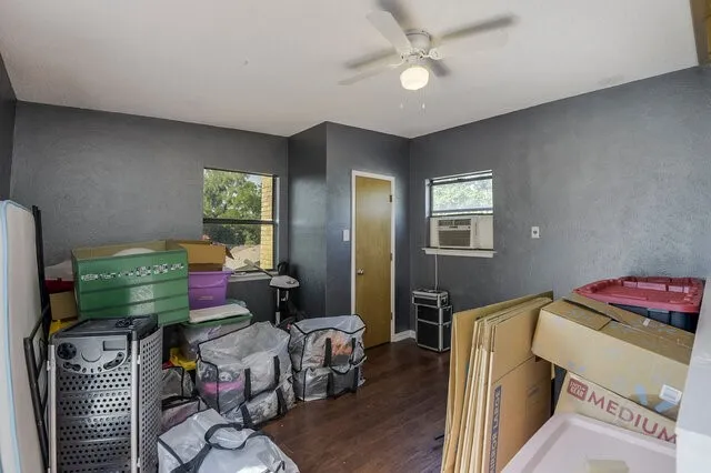 Single Family Residence For Sale in Tarrant County , 802 Crest Oak Court, Arlington, Texas 76012, 4 Bedroom, 2 Bathroom, Garage spaces, 2,387 Sqft, built in 1972, mls#21233075, Real Estate Agent in Arlington, Homes For Sale in Tarrant county, Homes For Sale in Arlington, Realtor in Arlington Texas, Real Estate Brokerage Independent Realty Texas, Luminita Cordes Realtor