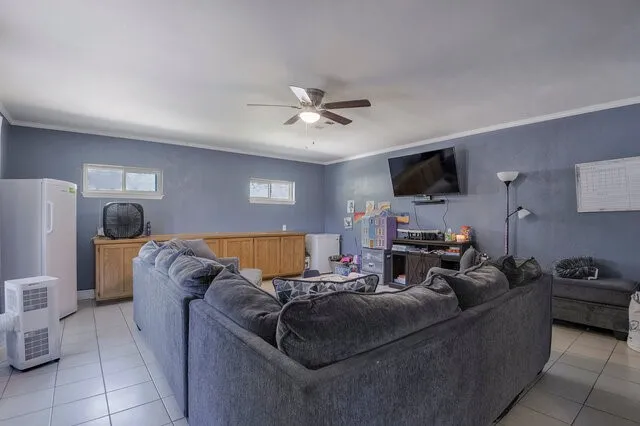 Single Family Residence For Sale in Tarrant County , 802 Crest Oak Court, Arlington, Texas 76012, 4 Bedroom, 2 Bathroom, Garage spaces, 2,387 Sqft, built in 1972, mls#21233075, Real Estate Agent in Arlington, Homes For Sale in Tarrant county, Homes For Sale in Arlington, Realtor in Arlington Texas, Real Estate Brokerage Independent Realty Texas, Luminita Cordes Realtor
