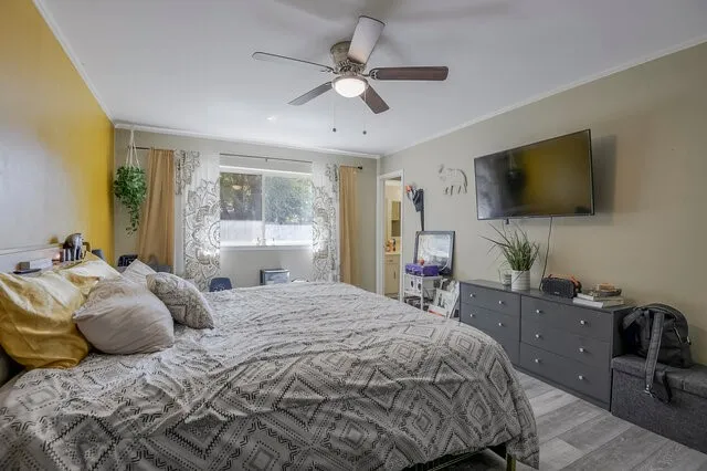 Single Family Residence For Sale in Tarrant County , 802 Crest Oak Court, Arlington, Texas 76012, 4 Bedroom, 2 Bathroom, Garage spaces, 2,387 Sqft, built in 1972, mls#21233075, Real Estate Agent in Arlington, Homes For Sale in Tarrant county, Homes For Sale in Arlington, Realtor in Arlington Texas, Real Estate Brokerage Independent Realty Texas, Luminita Cordes Realtor