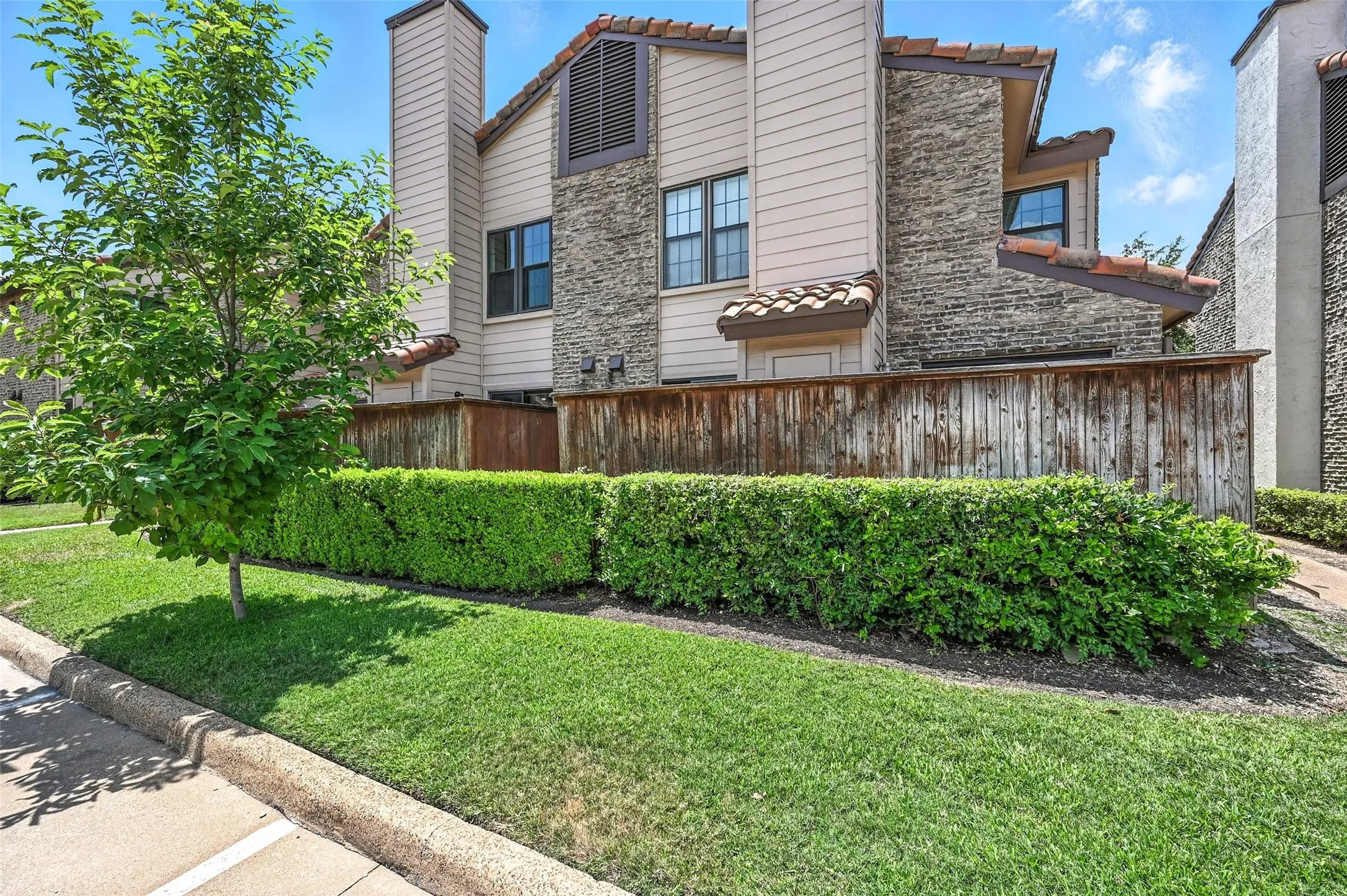 Condominium For Rent in Dallas County , 5626 Preston Oaks Road 22C, Dallas, Texas 75254, 1 Bedroom, 2 Bathroom, Garage spaces, 912 Sqft, built in 1981, Preowned, mls#21236526, Real Estate Agent in Dallas, Homes For Rent in Dallas county, Homes For Rent in Dallas, Realtor in Dallas Texas, Real Estate Brokerage Independent Realty Texas, Luminita Cordes Realtor