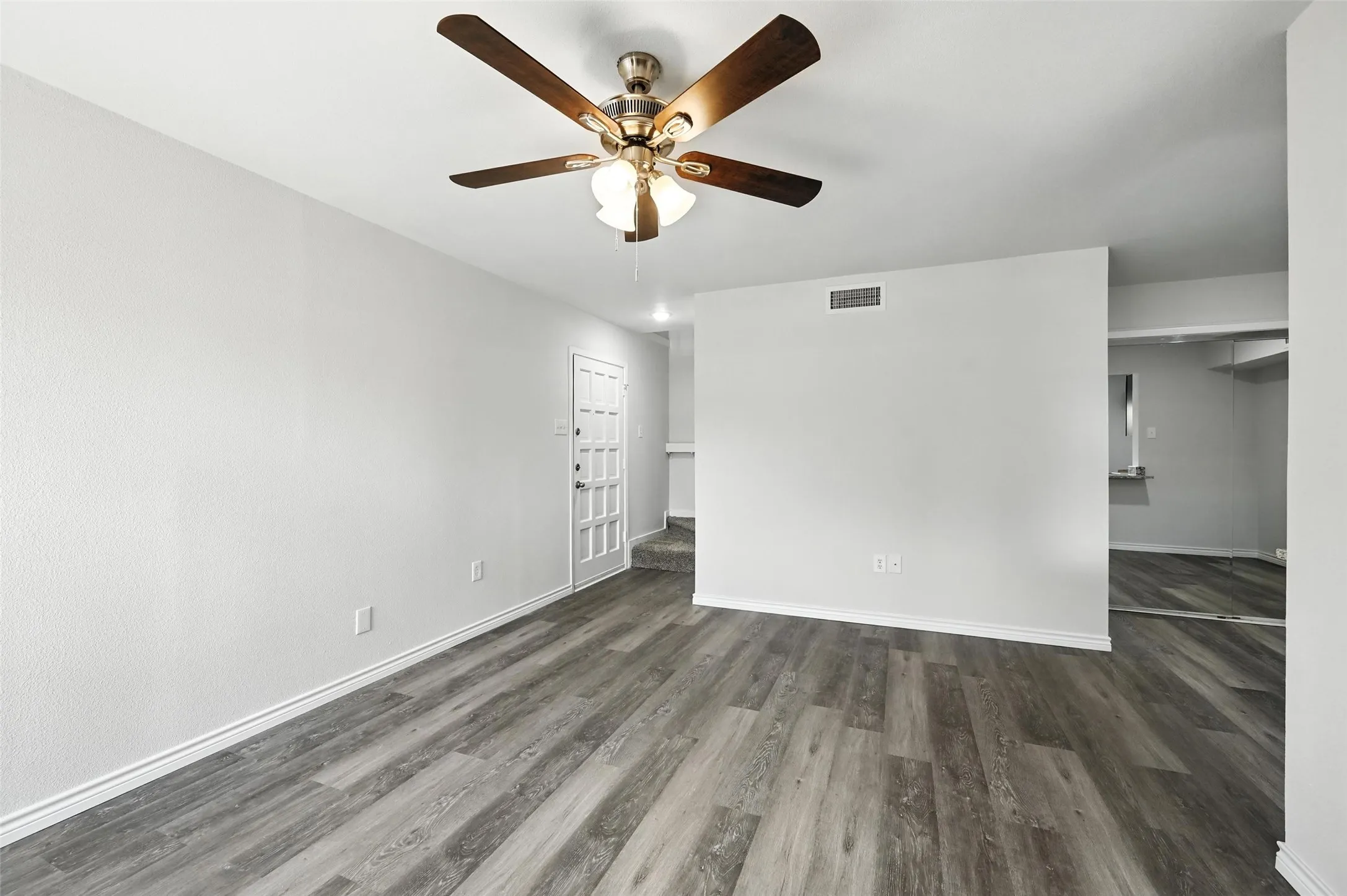 Condominium For Rent in Dallas County , 5626 Preston Oaks Road 22C, Dallas, Texas 75254, 1 Bedroom, 2 Bathroom, Garage spaces, 912 Sqft, built in 1981, Preowned, mls#21236526, Real Estate Agent in Dallas, Homes For Rent in Dallas county, Homes For Rent in Dallas, Realtor in Dallas Texas, Real Estate Brokerage Independent Realty Texas, Luminita Cordes Realtor