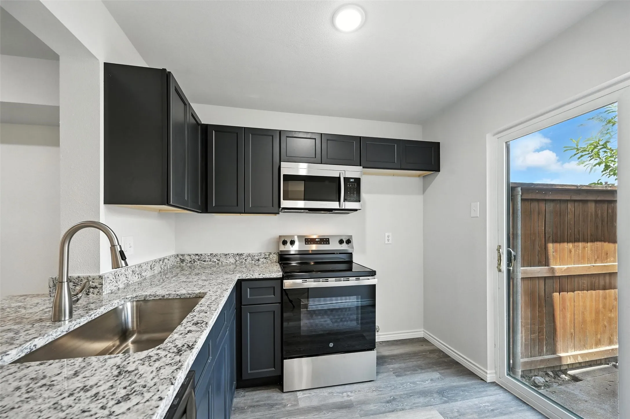 Condominium For Rent in Dallas County , 5626 Preston Oaks Road 22C, Dallas, Texas 75254, 1 Bedroom, 2 Bathroom, Garage spaces, 912 Sqft, built in 1981, Preowned, mls#21236526, Real Estate Agent in Dallas, Homes For Rent in Dallas county, Homes For Rent in Dallas, Realtor in Dallas Texas, Real Estate Brokerage Independent Realty Texas, Luminita Cordes Realtor