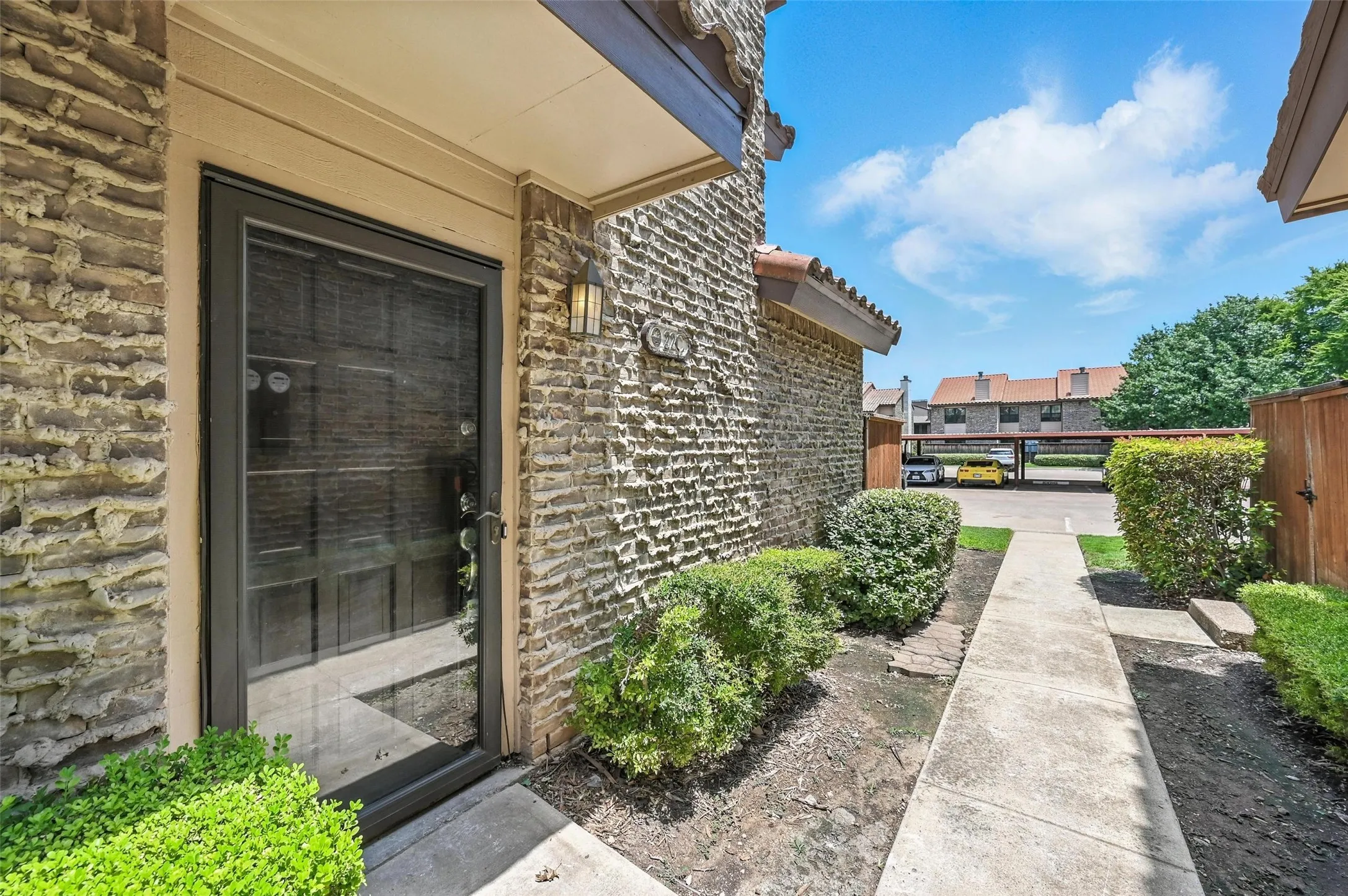 Condominium For Rent in Dallas County , 5626 Preston Oaks Road 22C, Dallas, Texas 75254, 1 Bedroom, 2 Bathroom, Garage spaces, 912 Sqft, built in 1981, Preowned, mls#21236526, Real Estate Agent in Dallas, Homes For Rent in Dallas county, Homes For Rent in Dallas, Realtor in Dallas Texas, Real Estate Brokerage Independent Realty Texas, Luminita Cordes Realtor