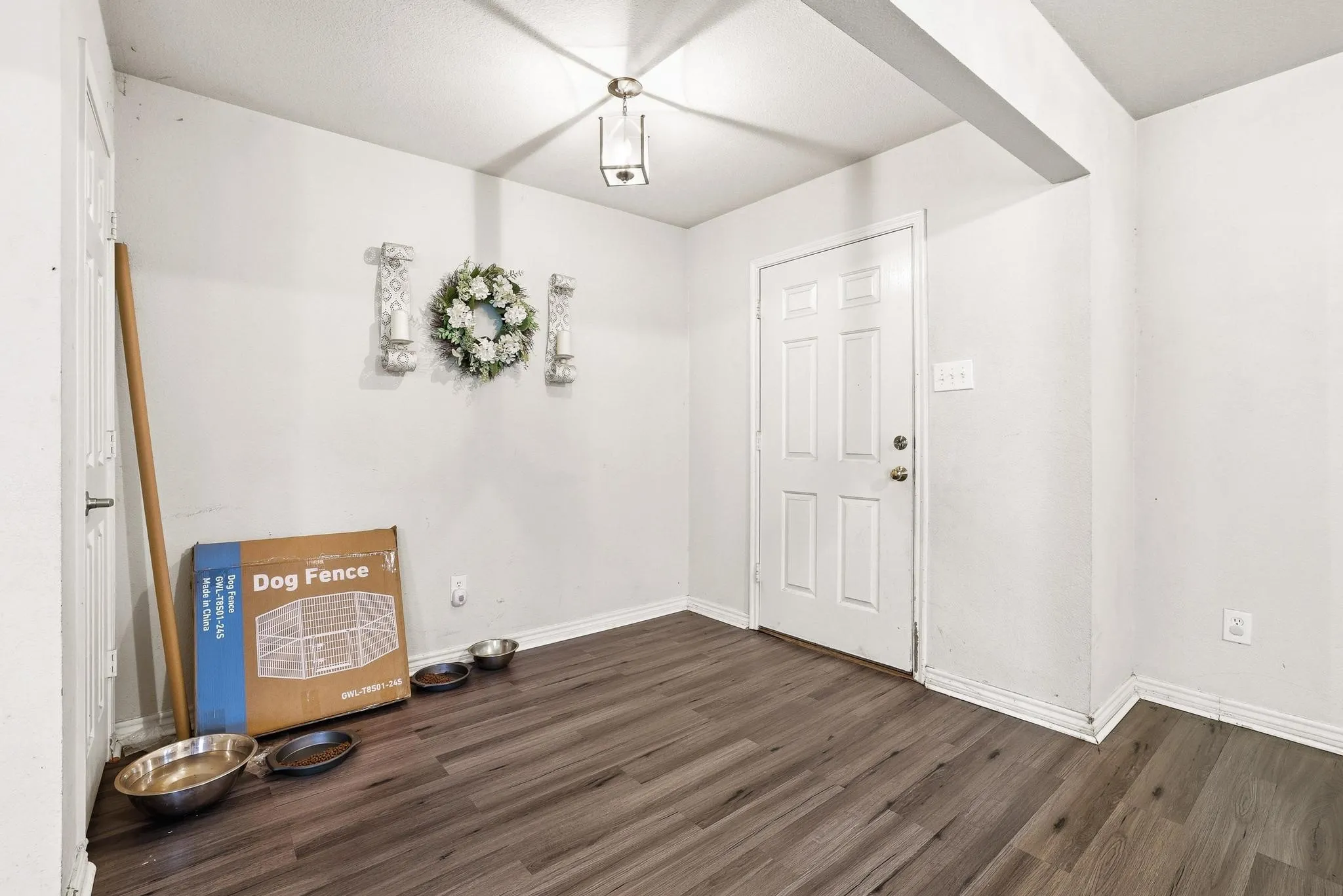 Single Family Residence For Sale in Collin County , 704 Acacia Drive, Anna, Texas 75409, 4 Bedroom, 3 Bathroom, 2 Garage spaces, 2,376 Sqft, built in 2006, Preowned, mls#21229989, Real Estate Agent in Anna, Homes For Sale in Collin county, Homes For Sale in Anna, Realtor in Anna Texas, Real Estate Brokerage Independent Realty Texas, Luminita Cordes Realtor