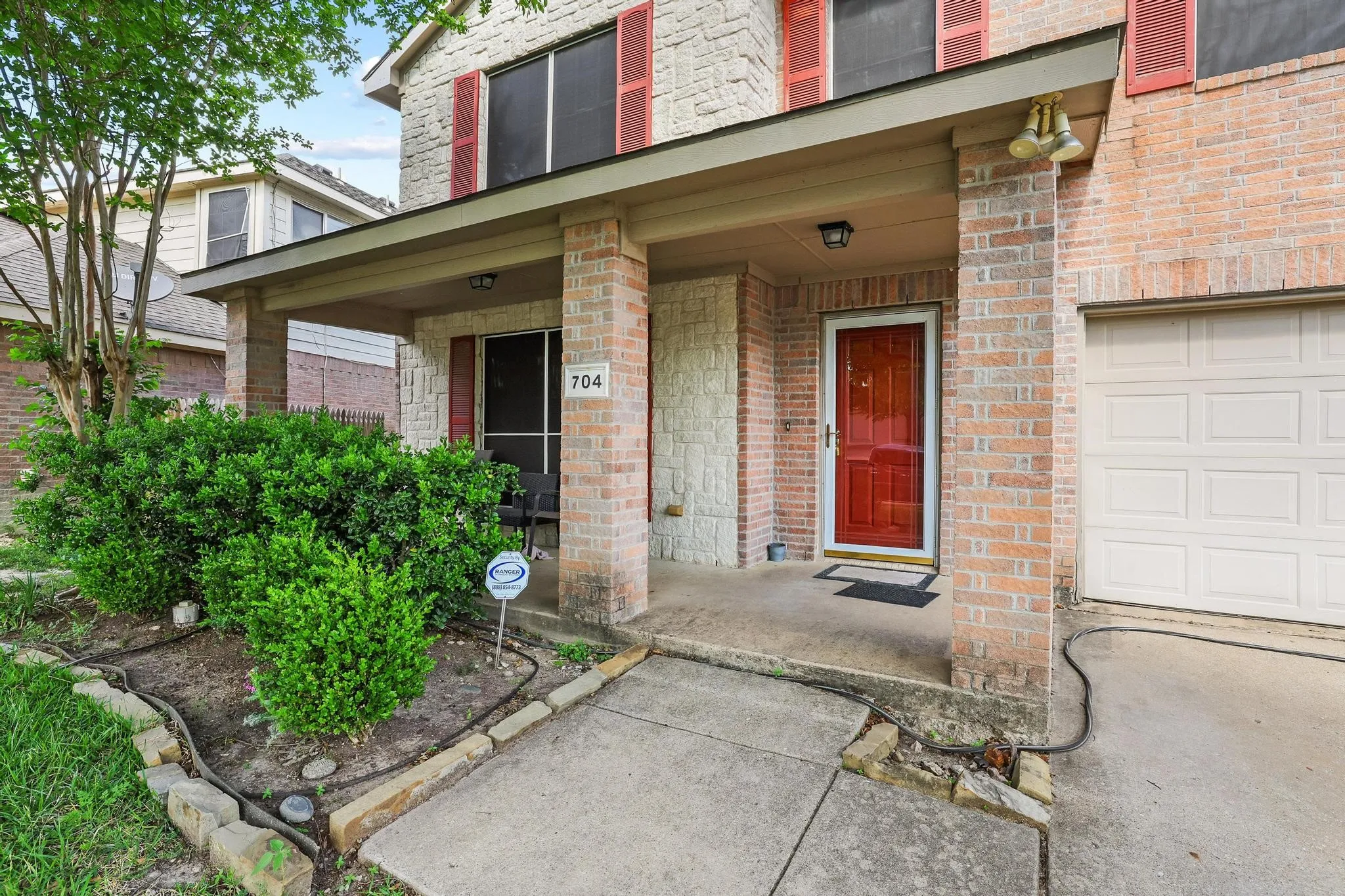 Single Family Residence For Sale in Collin County , 704 Acacia Drive, Anna, Texas 75409, 4 Bedroom, 3 Bathroom, 2 Garage spaces, 2,376 Sqft, built in 2006, Preowned, mls#21229989, Real Estate Agent in Anna, Homes For Sale in Collin county, Homes For Sale in Anna, Realtor in Anna Texas, Real Estate Brokerage Independent Realty Texas, Luminita Cordes Realtor