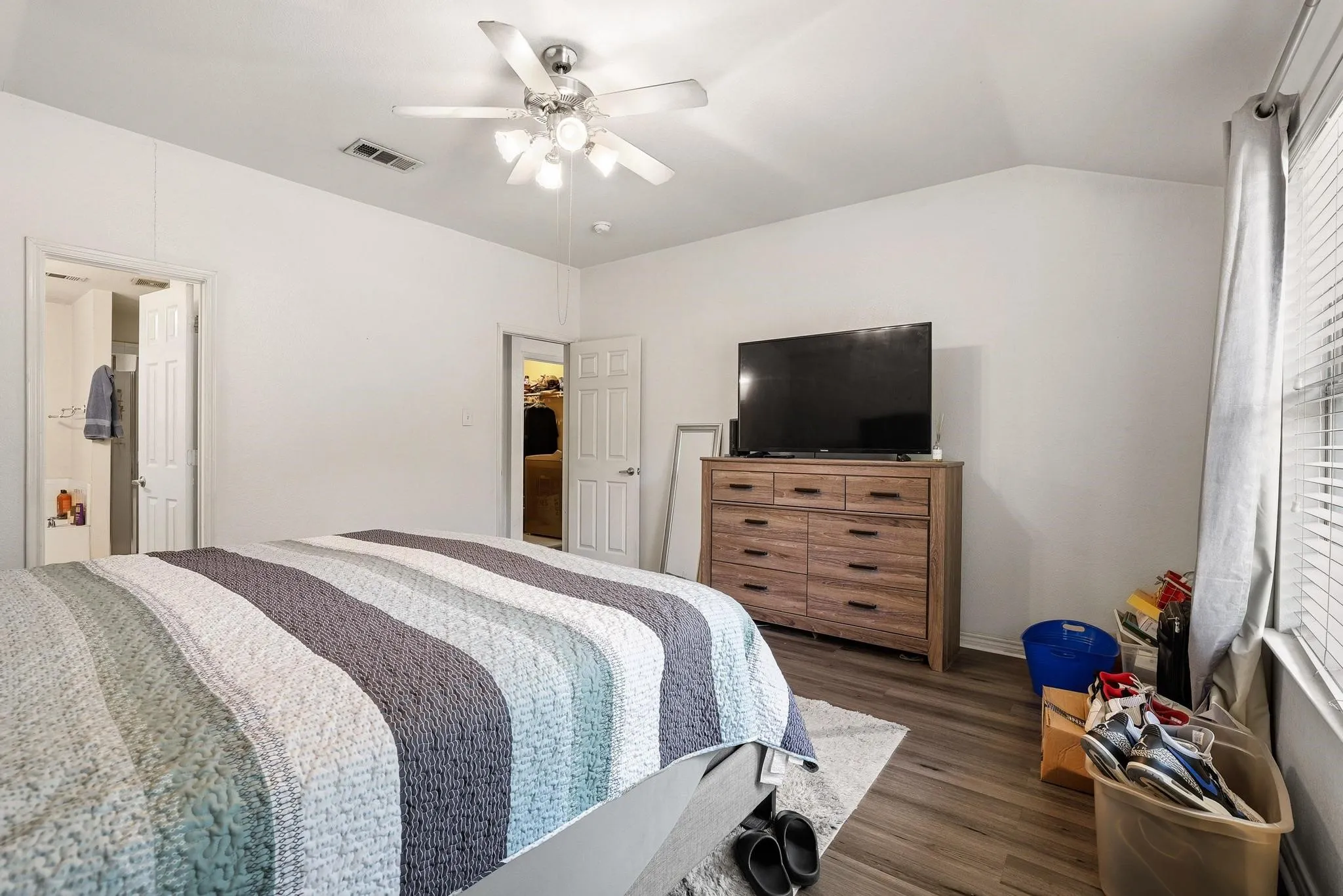 Single Family Residence For Sale in Collin County , 704 Acacia Drive, Anna, Texas 75409, 4 Bedroom, 3 Bathroom, 2 Garage spaces, 2,376 Sqft, built in 2006, Preowned, mls#21229989, Real Estate Agent in Anna, Homes For Sale in Collin county, Homes For Sale in Anna, Realtor in Anna Texas, Real Estate Brokerage Independent Realty Texas, Luminita Cordes Realtor