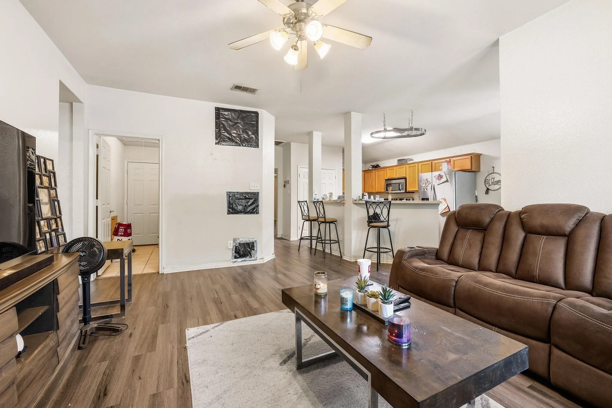 Single Family Residence For Sale in Collin County , 704 Acacia Drive, Anna, Texas 75409, 4 Bedroom, 3 Bathroom, 2 Garage spaces, 2,376 Sqft, built in 2006, Preowned, mls#21229989, Real Estate Agent in Anna, Homes For Sale in Collin county, Homes For Sale in Anna, Realtor in Anna Texas, Real Estate Brokerage Independent Realty Texas, Luminita Cordes Realtor