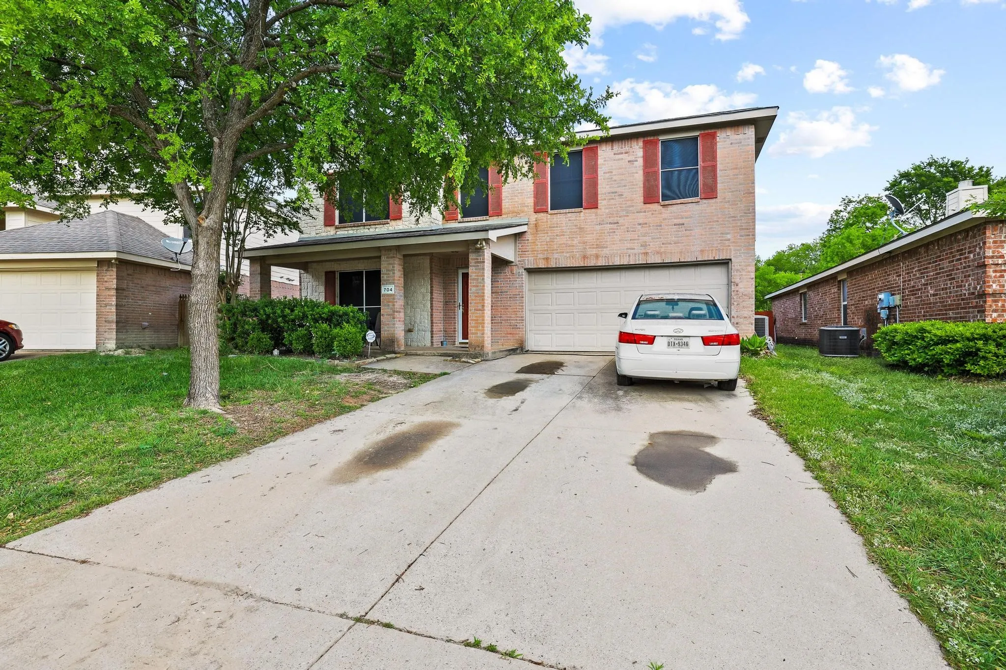 Single Family Residence For Sale in Collin County , 704 Acacia Drive, Anna, Texas 75409, 4 Bedroom, 3 Bathroom, 2 Garage spaces, 2,376 Sqft, built in 2006, Preowned, mls#21229989, Real Estate Agent in Anna, Homes For Sale in Collin county, Homes For Sale in Anna, Realtor in Anna Texas, Real Estate Brokerage Independent Realty Texas, Luminita Cordes Realtor
