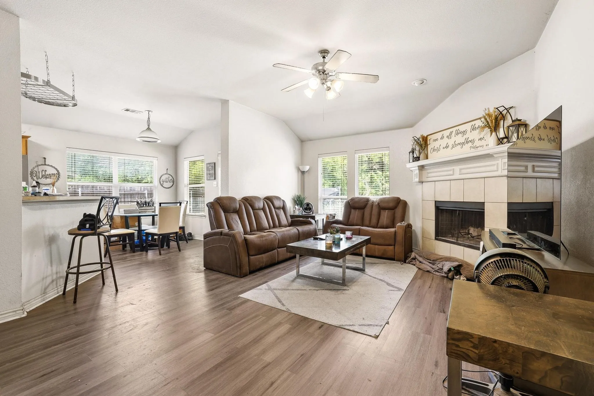 Single Family Residence For Sale in Collin County , 704 Acacia Drive, Anna, Texas 75409, 4 Bedroom, 3 Bathroom, 2 Garage spaces, 2,376 Sqft, built in 2006, Preowned, mls#21229989, Real Estate Agent in Anna, Homes For Sale in Collin county, Homes For Sale in Anna, Realtor in Anna Texas, Real Estate Brokerage Independent Realty Texas, Luminita Cordes Realtor