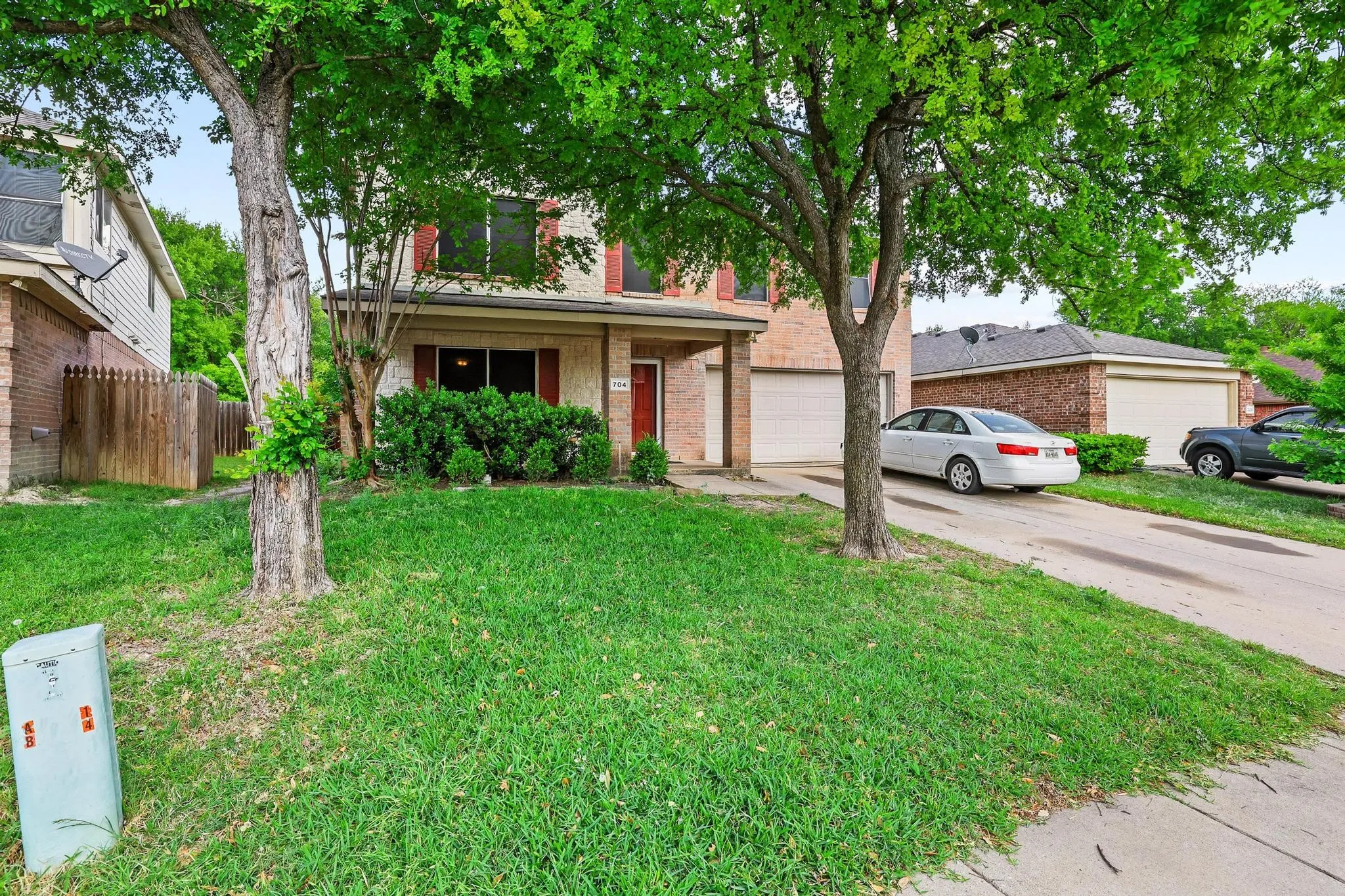 Single Family Residence For Sale in Collin County , 704 Acacia Drive, Anna, Texas 75409, 4 Bedroom, 3 Bathroom, 2 Garage spaces, 2,376 Sqft, built in 2006, Preowned, mls#21229989, Real Estate Agent in Anna, Homes For Sale in Collin county, Homes For Sale in Anna, Realtor in Anna Texas, Real Estate Brokerage Independent Realty Texas, Luminita Cordes Realtor