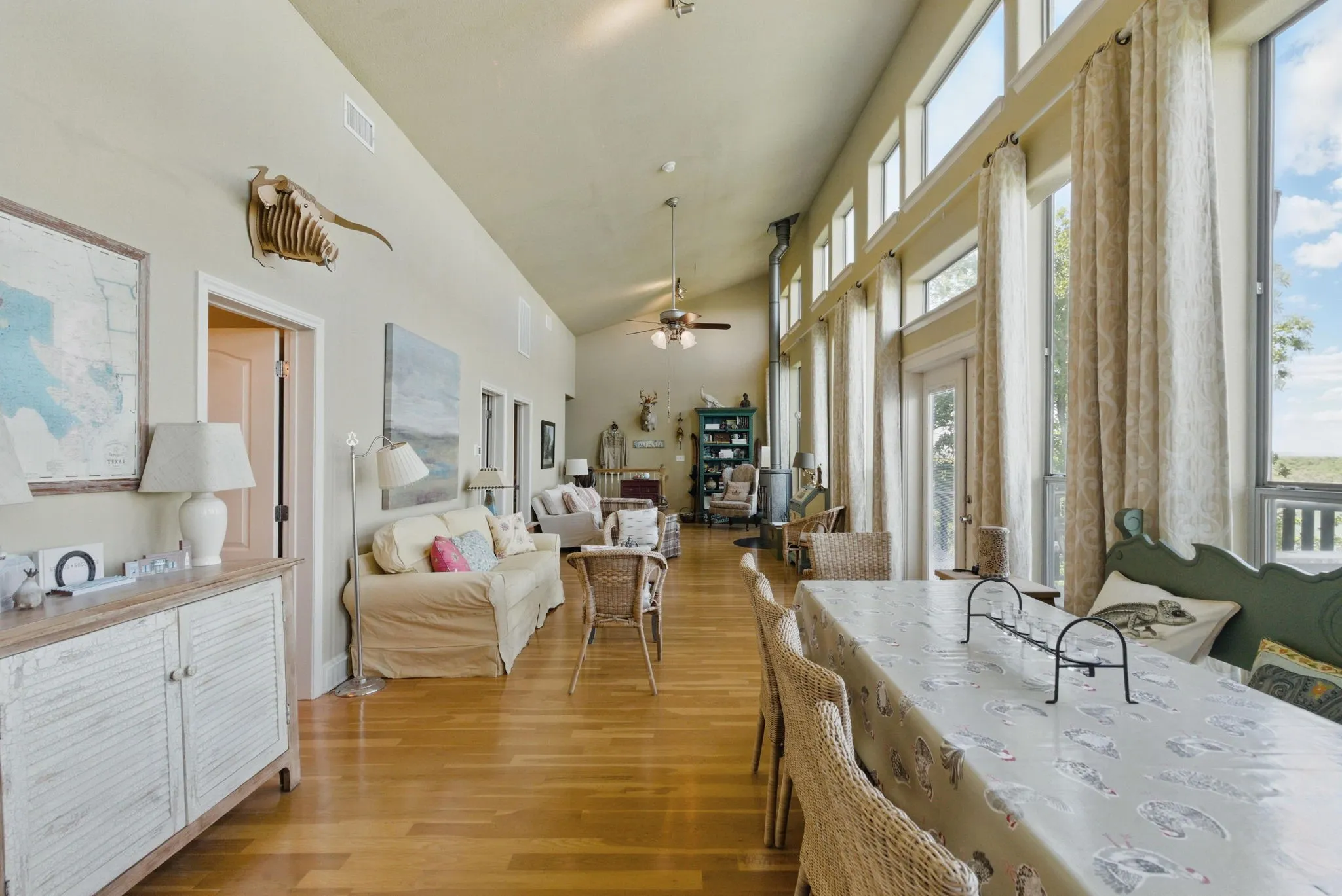 Single Family Residence For Sale in Palo Pinto County , 2775 S Lakeview Drive, Gordon, Texas 76453, 3 Bedroom, 1 Bathroom, 2 Garage spaces, 1,908 Sqft, built in 2007, Preowned, Price $430,000, mls#21235280, Real Estate Agent in Gordon, Homes For Sale in Palo Pinto county, Homes For Sale in Gordon, Realtor in Gordon Texas, Real Estate Brokerage Independent Realty Texas, Luminita Cordes Realtor