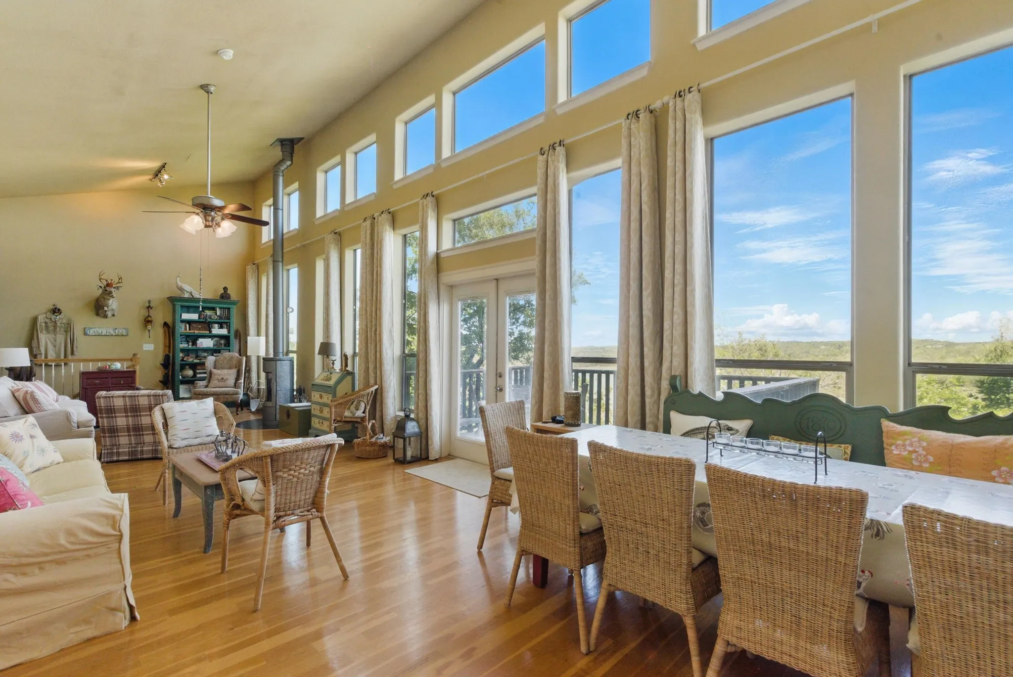 Single Family Residence For Sale in Palo Pinto County , 2775 S Lakeview Drive, Gordon, Texas 76453, 3 Bedroom, 1 Bathroom, 2 Garage spaces, 1,908 Sqft, built in 2007, Preowned, Price $430,000, mls#21235280, Real Estate Agent in Gordon, Homes For Sale in Palo Pinto county, Homes For Sale in Gordon, Realtor in Gordon Texas, Real Estate Brokerage Independent Realty Texas, Luminita Cordes Realtor