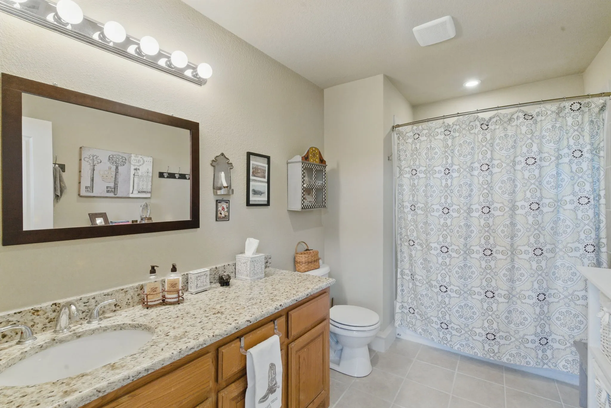Single Family Residence For Sale in Palo Pinto County , 2775 S Lakeview Drive, Gordon, Texas 76453, 3 Bedroom, 1 Bathroom, 2 Garage spaces, 1,908 Sqft, built in 2007, Preowned, Price $430,000, mls#21235280, Real Estate Agent in Gordon, Homes For Sale in Palo Pinto county, Homes For Sale in Gordon, Realtor in Gordon Texas, Real Estate Brokerage Independent Realty Texas, Luminita Cordes Realtor