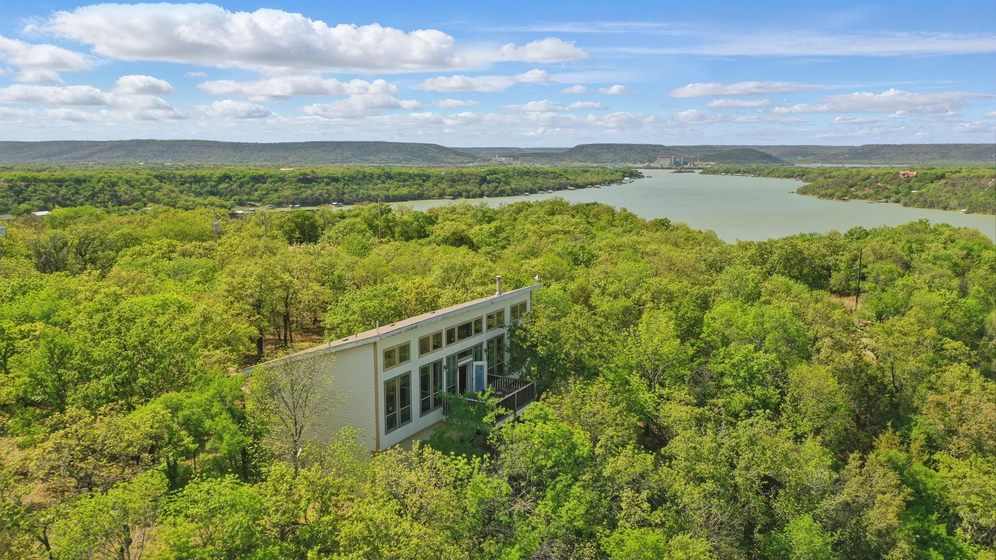 Single Family Residence For Sale in Palo Pinto County , 2775 S Lakeview Drive, Gordon, Texas 76453, 3 Bedroom, 1 Bathroom, 2 Garage spaces, 1,908 Sqft, built in 2007, Preowned, Price $430,000, mls#21235280, Real Estate Agent in Gordon, Homes For Sale in Palo Pinto county, Homes For Sale in Gordon, Realtor in Gordon Texas, Real Estate Brokerage Independent Realty Texas, Luminita Cordes Realtor