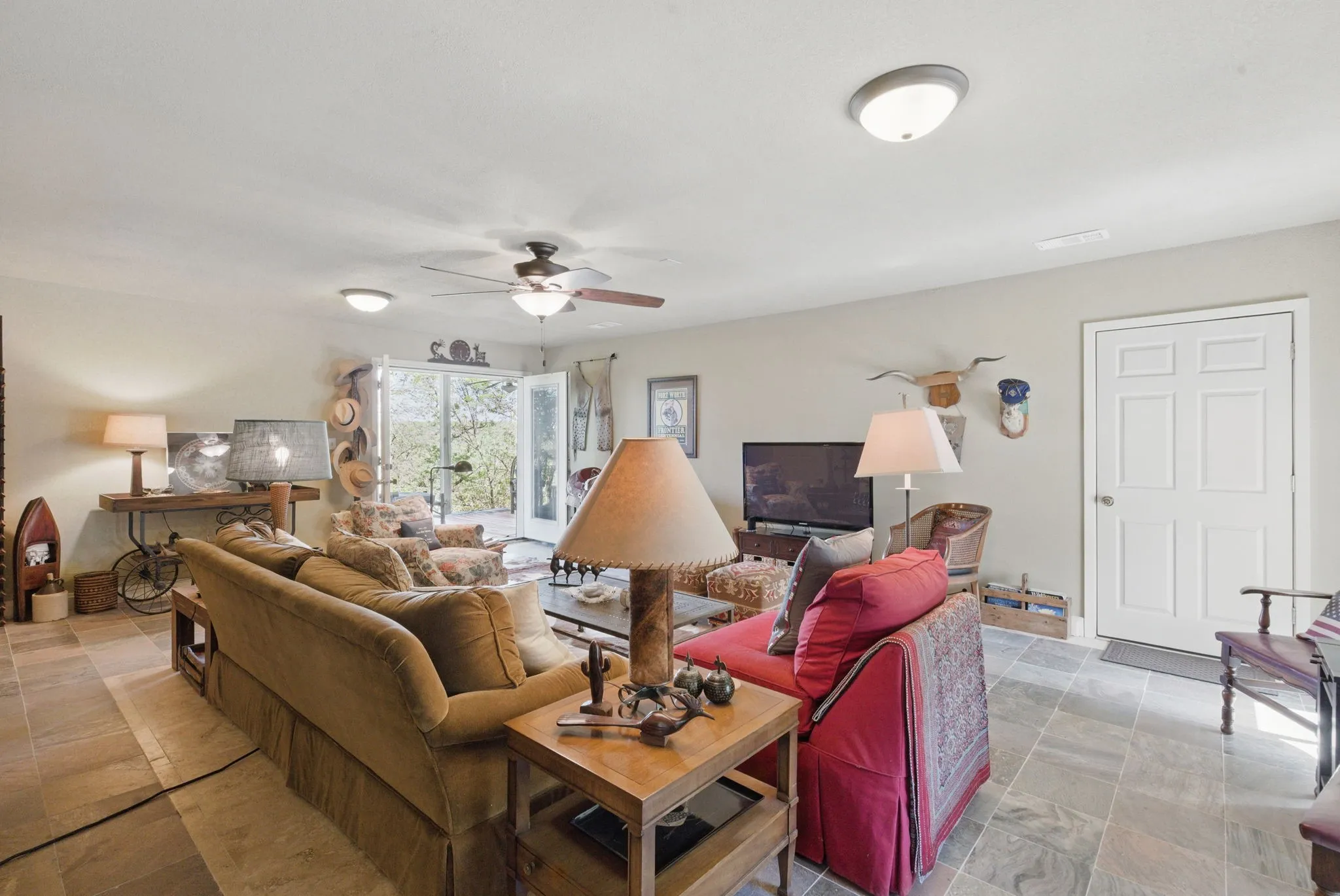 Single Family Residence For Sale in Palo Pinto County , 2775 S Lakeview Drive, Gordon, Texas 76453, 3 Bedroom, 1 Bathroom, 2 Garage spaces, 1,908 Sqft, built in 2007, Preowned, Price $430,000, mls#21235280, Real Estate Agent in Gordon, Homes For Sale in Palo Pinto county, Homes For Sale in Gordon, Realtor in Gordon Texas, Real Estate Brokerage Independent Realty Texas, Luminita Cordes Realtor