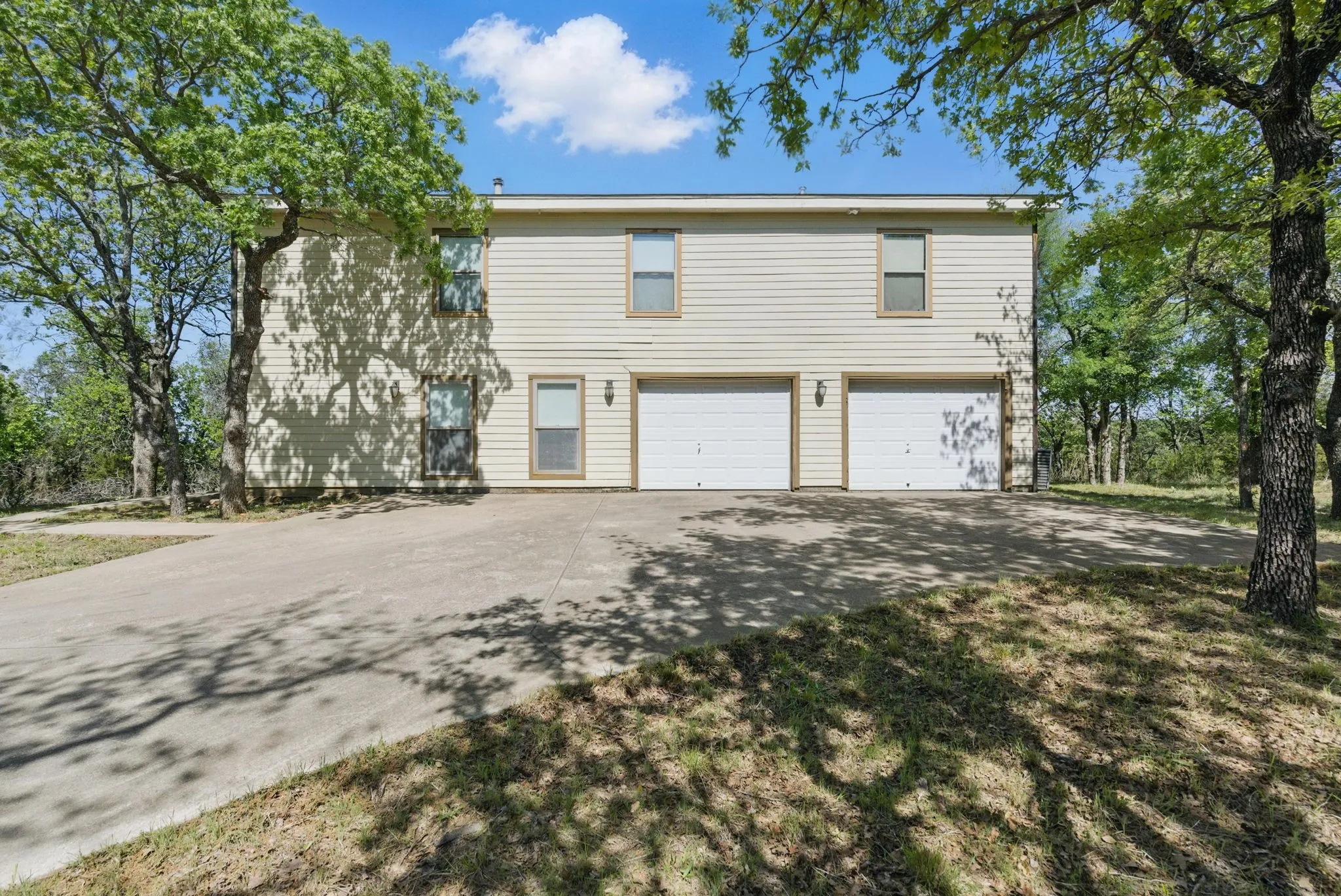 Single Family Residence For Sale in Palo Pinto County , 2775 S Lakeview Drive, Gordon, Texas 76453, 3 Bedroom, 1 Bathroom, 2 Garage spaces, 1,908 Sqft, built in 2007, Preowned, Price $430,000, mls#21235280, Real Estate Agent in Gordon, Homes For Sale in Palo Pinto county, Homes For Sale in Gordon, Realtor in Gordon Texas, Real Estate Brokerage Independent Realty Texas, Luminita Cordes Realtor