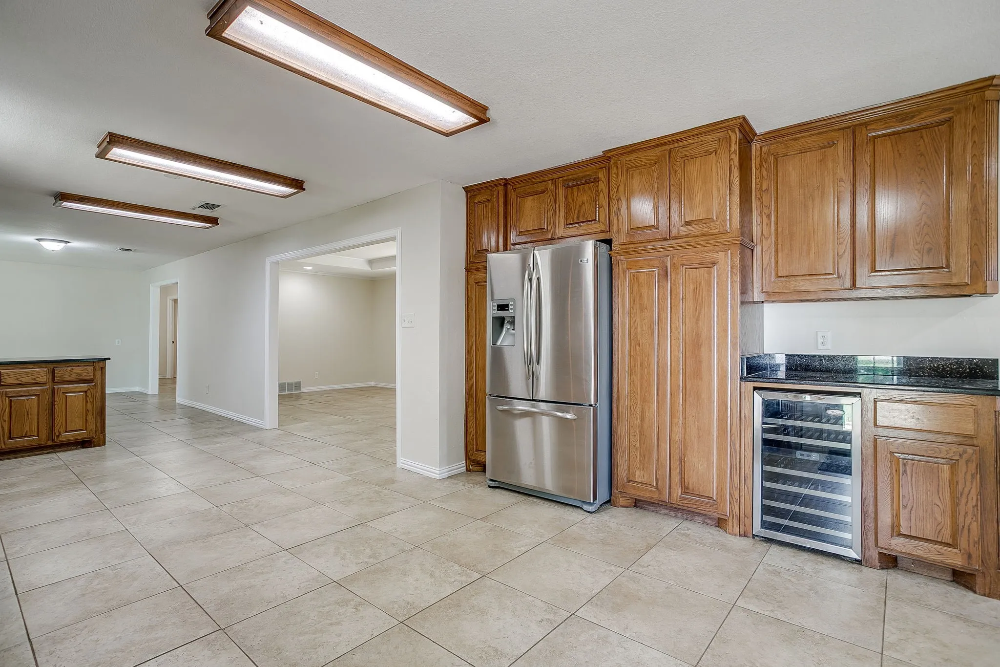 Huge, Wide Kitchen