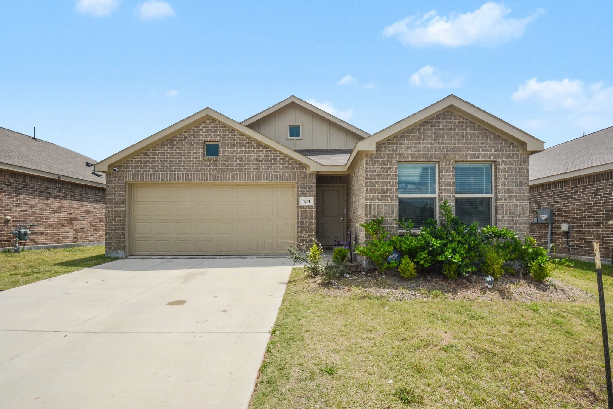 Single Family Residence For Sale in Kaufman County , 1711 High Perch Lane, Forney, Texas 75126, 4 Bedroom, 2 Bathroom, 2 Garage spaces, 1,784 Sqft, built in 2024, Preowned, mls#21235793, Real Estate Agent in Forney, Homes For Sale in Kaufman county, Homes For Sale in Forney, Realtor in Forney Texas, Real Estate Brokerage Independent Realty Texas, Luminita Cordes Realtor