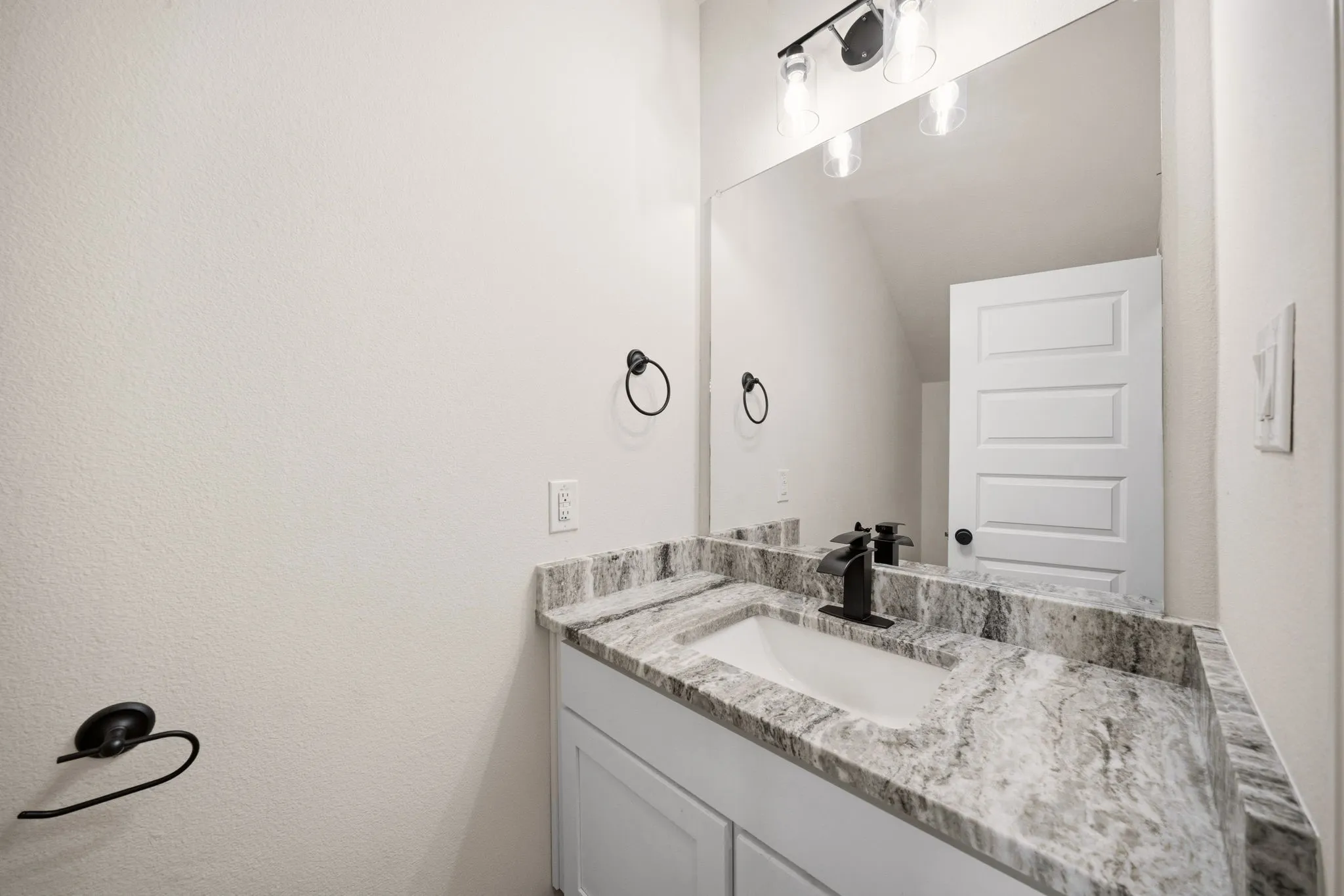 For Sale in Tarrant County , 1609 Mignon Drive, Arlington, Texas 76010, 24 Bedroom, 32 Bathroom, 16 Garage spaces, 0 Sqft, built in 2022, Preowned, mls#21236538, Real Estate Agent in Arlington, Homes For Sale in Tarrant county, Homes For Sale in Arlington, Realtor in Arlington Texas, Real Estate Brokerage Independent Realty Texas, Luminita Cordes Realtor