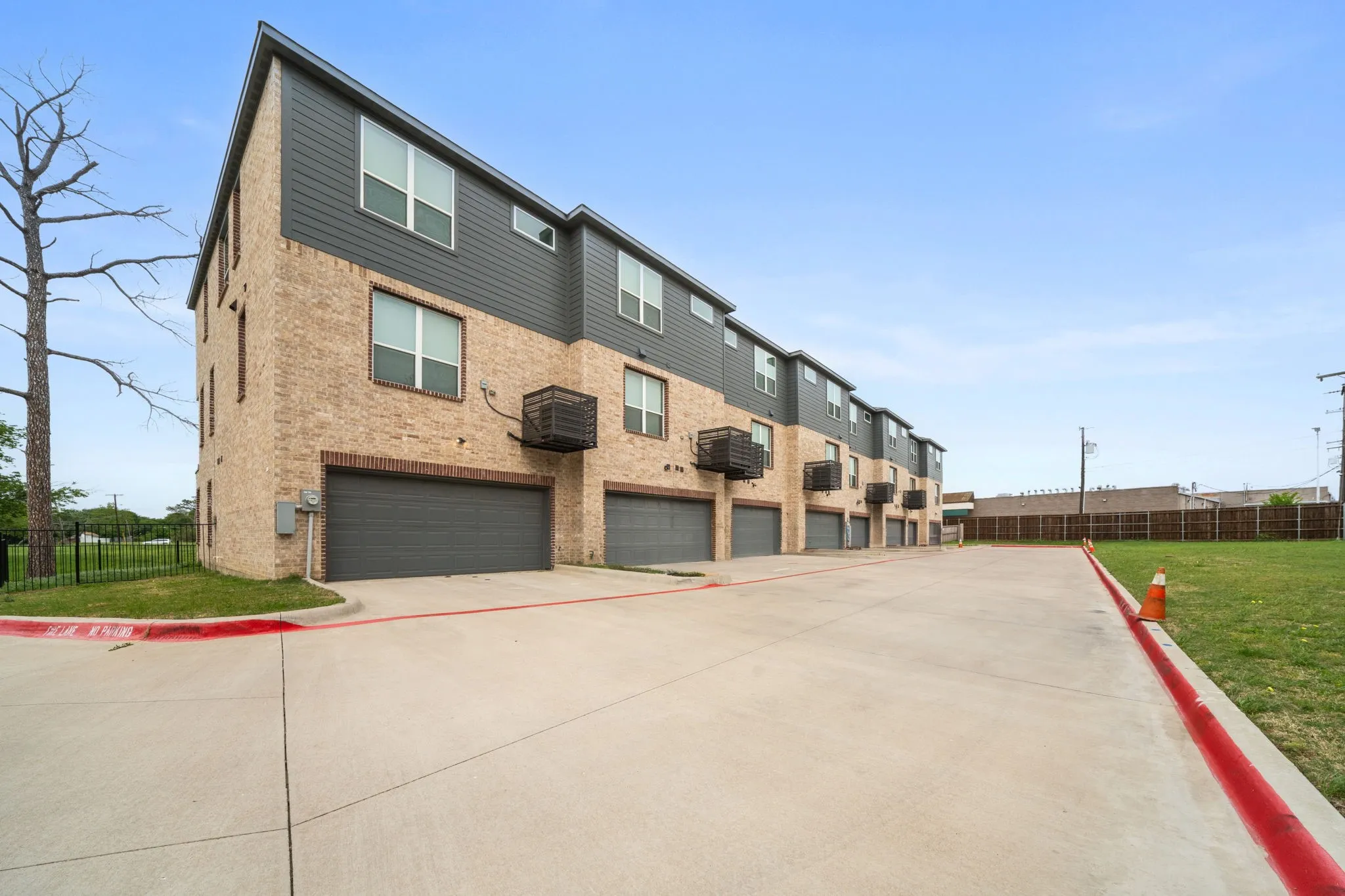 For Sale in Tarrant County , 1609 Mignon Drive, Arlington, Texas 76010, 24 Bedroom, 32 Bathroom, 16 Garage spaces, 0 Sqft, built in 2022, Preowned, mls#21236538, Real Estate Agent in Arlington, Homes For Sale in Tarrant county, Homes For Sale in Arlington, Realtor in Arlington Texas, Real Estate Brokerage Independent Realty Texas, Luminita Cordes Realtor