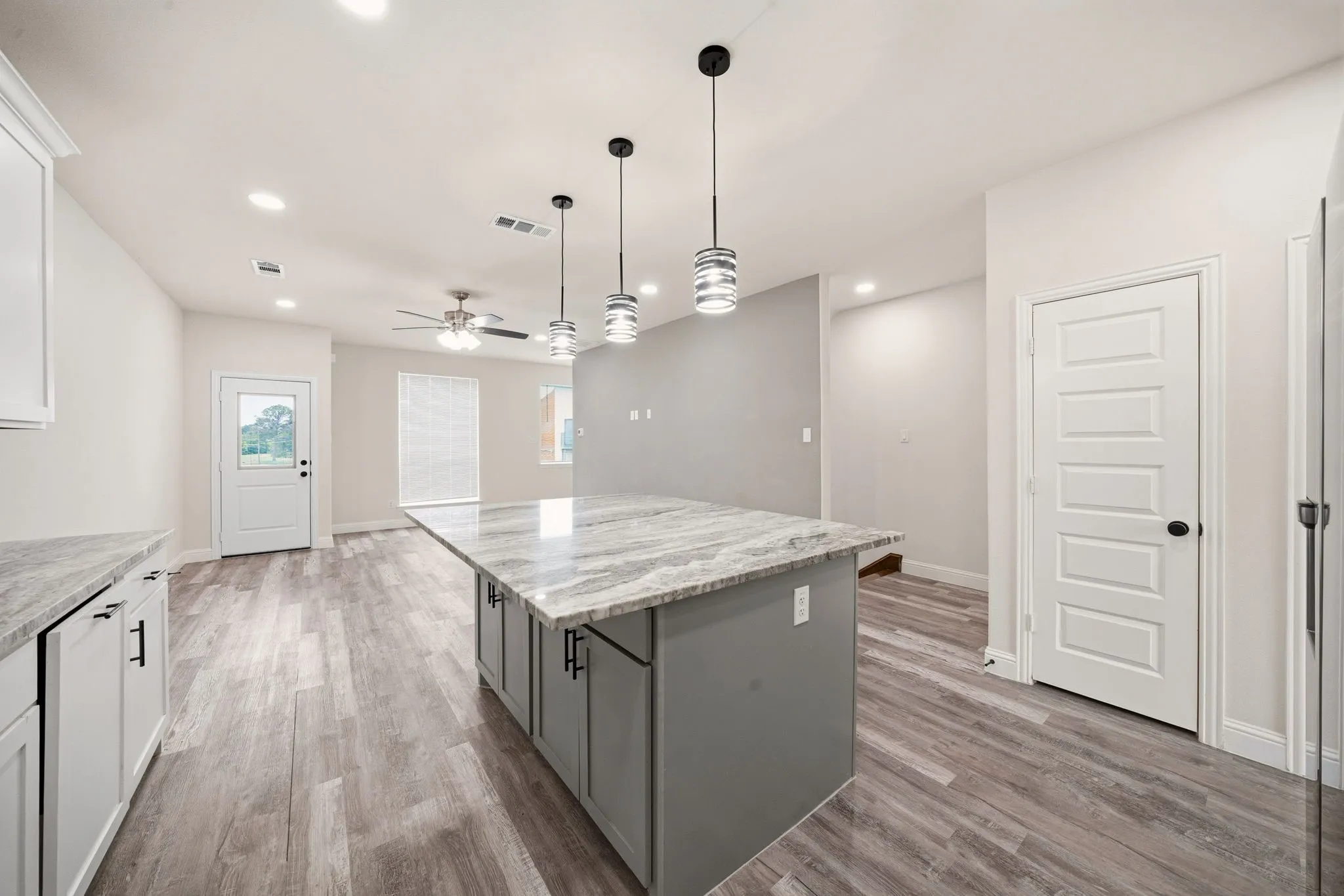 For Sale in Tarrant County , 1609 Mignon Drive, Arlington, Texas 76010, 24 Bedroom, 32 Bathroom, 16 Garage spaces, 0 Sqft, built in 2022, Preowned, mls#21236538, Real Estate Agent in Arlington, Homes For Sale in Tarrant county, Homes For Sale in Arlington, Realtor in Arlington Texas, Real Estate Brokerage Independent Realty Texas, Luminita Cordes Realtor