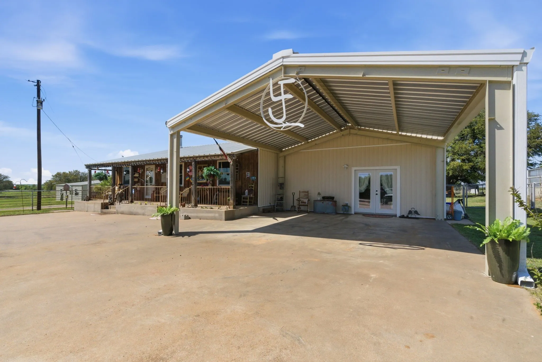 Farm For Sale in Young County , 200 Strother Road, Newcastle, Texas 76372, 3 Bedroom, 2 Bathroom, Garage spaces, 2,292 Sqft, built in 1940, mls#21236574, Real Estate Agent in Newcastle, Homes For Sale in Young county, Homes For Sale in Newcastle, Realtor in Newcastle Texas, Real Estate Brokerage Independent Realty Texas, Luminita Cordes Realtor