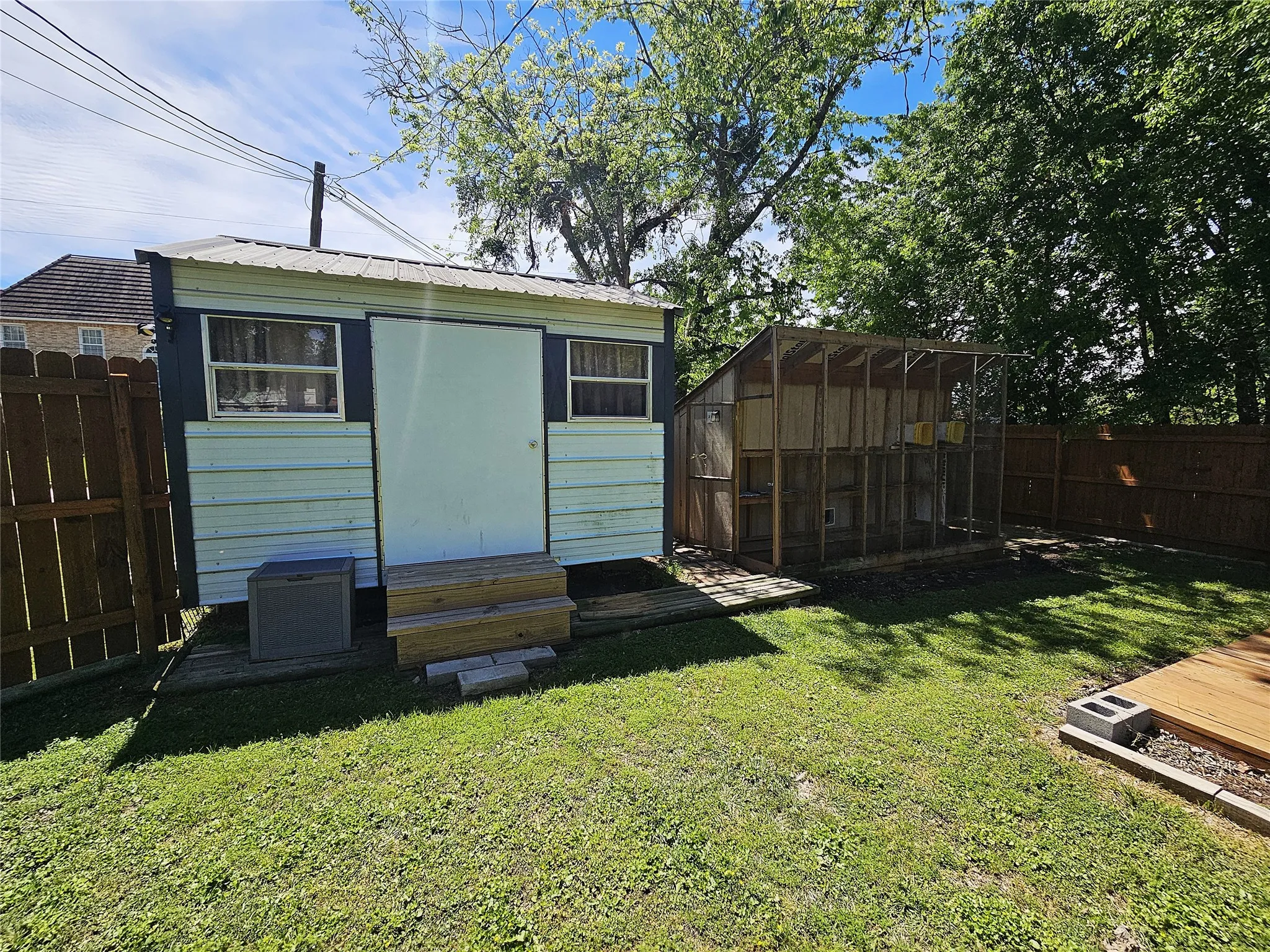 Single Family Residence For Sale in Limestone County , 508 S Ross Avenue, Mexia, Texas 76667, 3 Bedroom, 2 Bathroom, Garage spaces, 1,872 Sqft, built in 1988, mls#21236599, Real Estate Agent in Mexia, Homes For Sale in Limestone county, Homes For Sale in Mexia, Realtor in Mexia Texas, Real Estate Brokerage Independent Realty Texas, Luminita Cordes Realtor