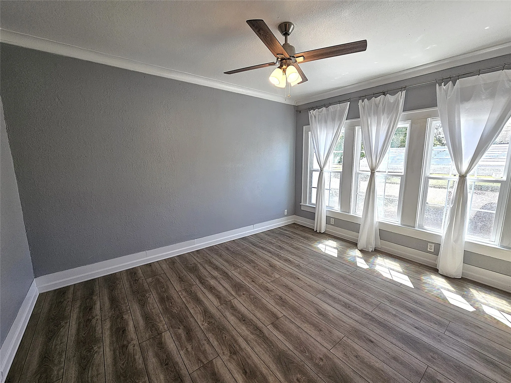 Single Family Residence For Sale in Limestone County , 508 S Ross Avenue, Mexia, Texas 76667, 3 Bedroom, 2 Bathroom, Garage spaces, 1,872 Sqft, built in 1988, mls#21236599, Real Estate Agent in Mexia, Homes For Sale in Limestone county, Homes For Sale in Mexia, Realtor in Mexia Texas, Real Estate Brokerage Independent Realty Texas, Luminita Cordes Realtor