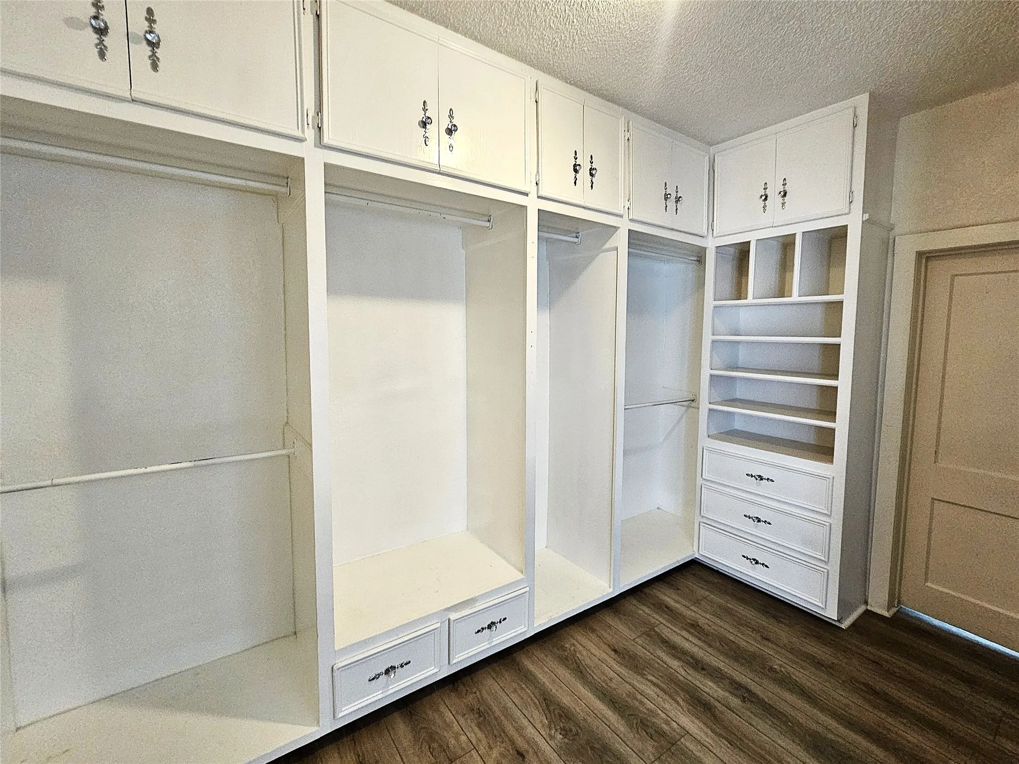 Single Family Residence For Sale in Limestone County , 508 S Ross Avenue, Mexia, Texas 76667, 3 Bedroom, 2 Bathroom, Garage spaces, 1,872 Sqft, built in 1988, mls#21236599, Real Estate Agent in Mexia, Homes For Sale in Limestone county, Homes For Sale in Mexia, Realtor in Mexia Texas, Real Estate Brokerage Independent Realty Texas, Luminita Cordes Realtor
