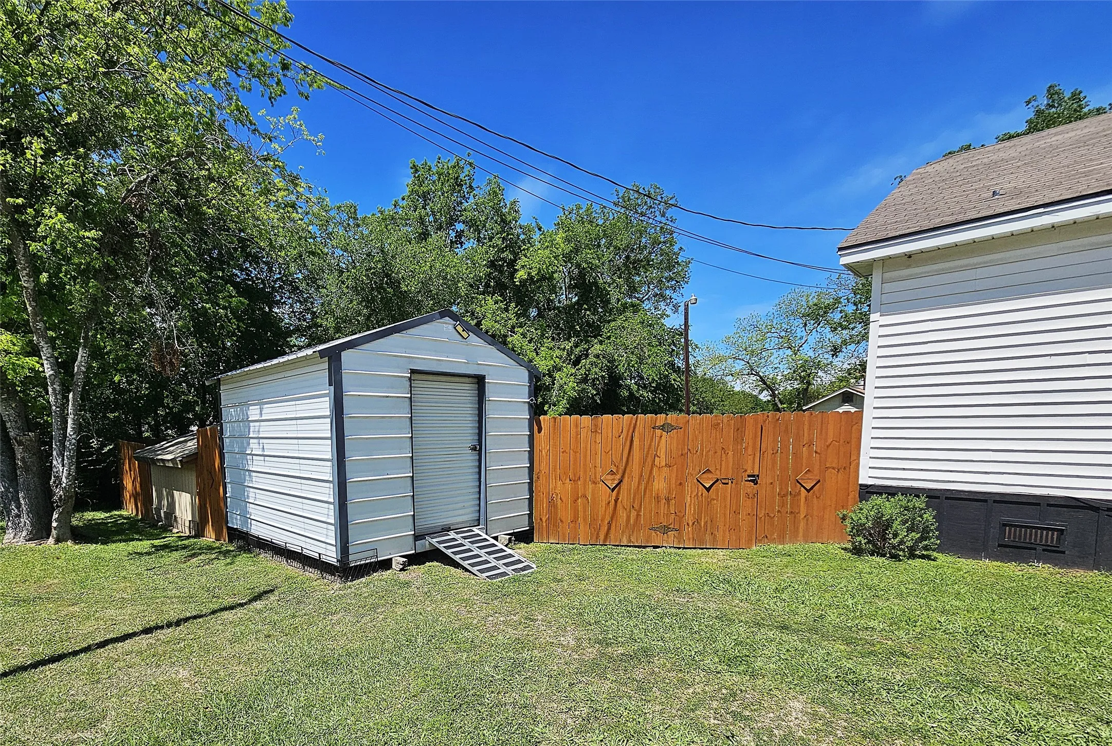 Single Family Residence For Sale in Limestone County , 508 S Ross Avenue, Mexia, Texas 76667, 3 Bedroom, 2 Bathroom, Garage spaces, 1,872 Sqft, built in 1988, mls#21236599, Real Estate Agent in Mexia, Homes For Sale in Limestone county, Homes For Sale in Mexia, Realtor in Mexia Texas, Real Estate Brokerage Independent Realty Texas, Luminita Cordes Realtor