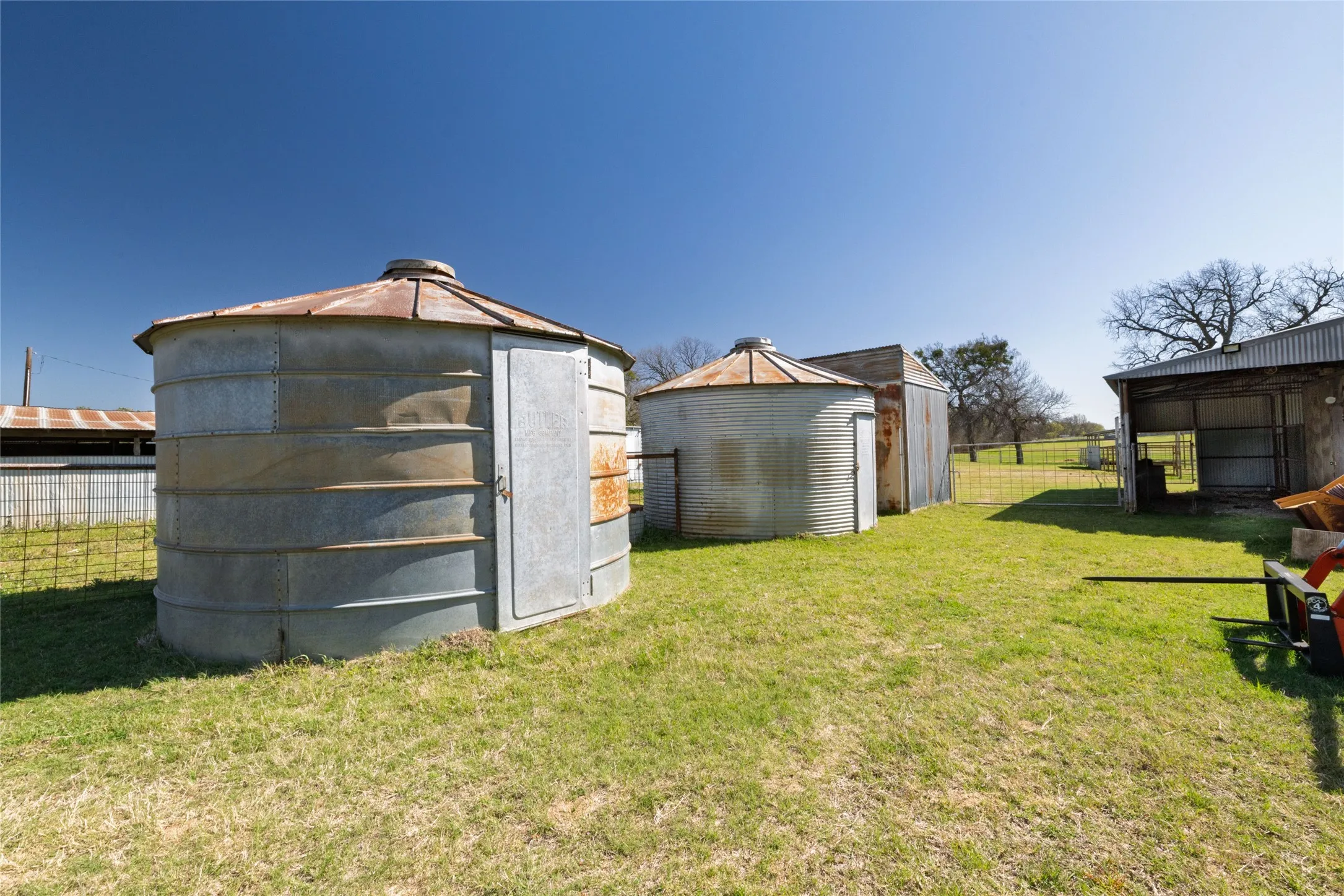 Silos
Photos may be virtually enhanced/staged